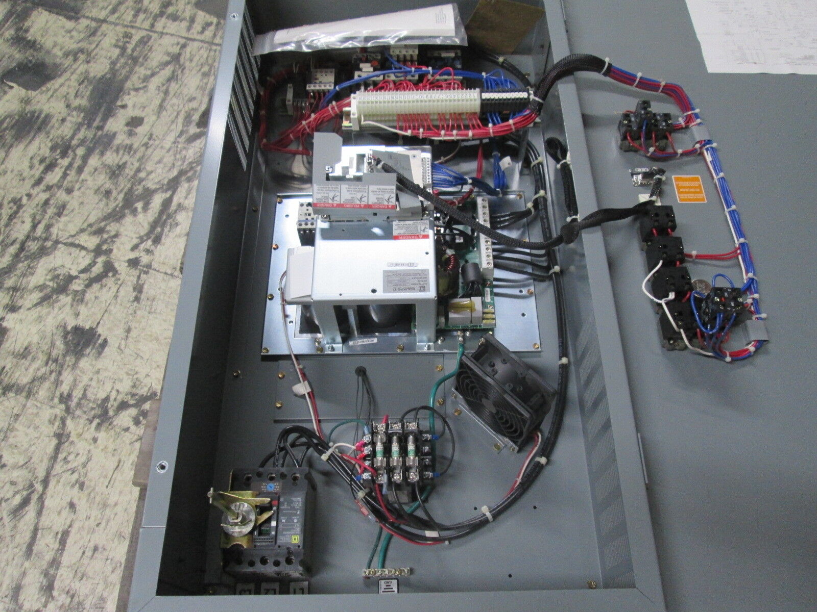 Square D Econo-Flex Altivar AC Drive 8839 58EGG2VY 7.5HP *No Box* New Surplus