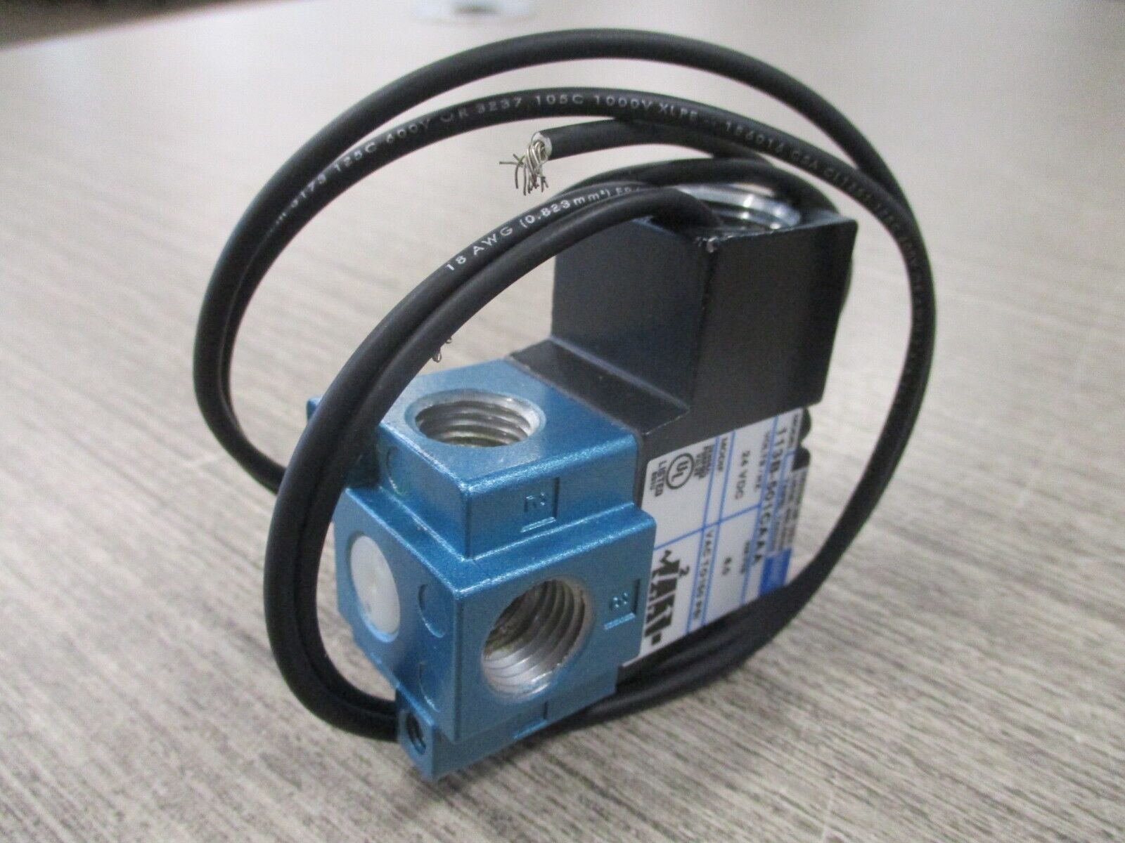 MAC Solenopid Valve 113B-501CA New Surplus