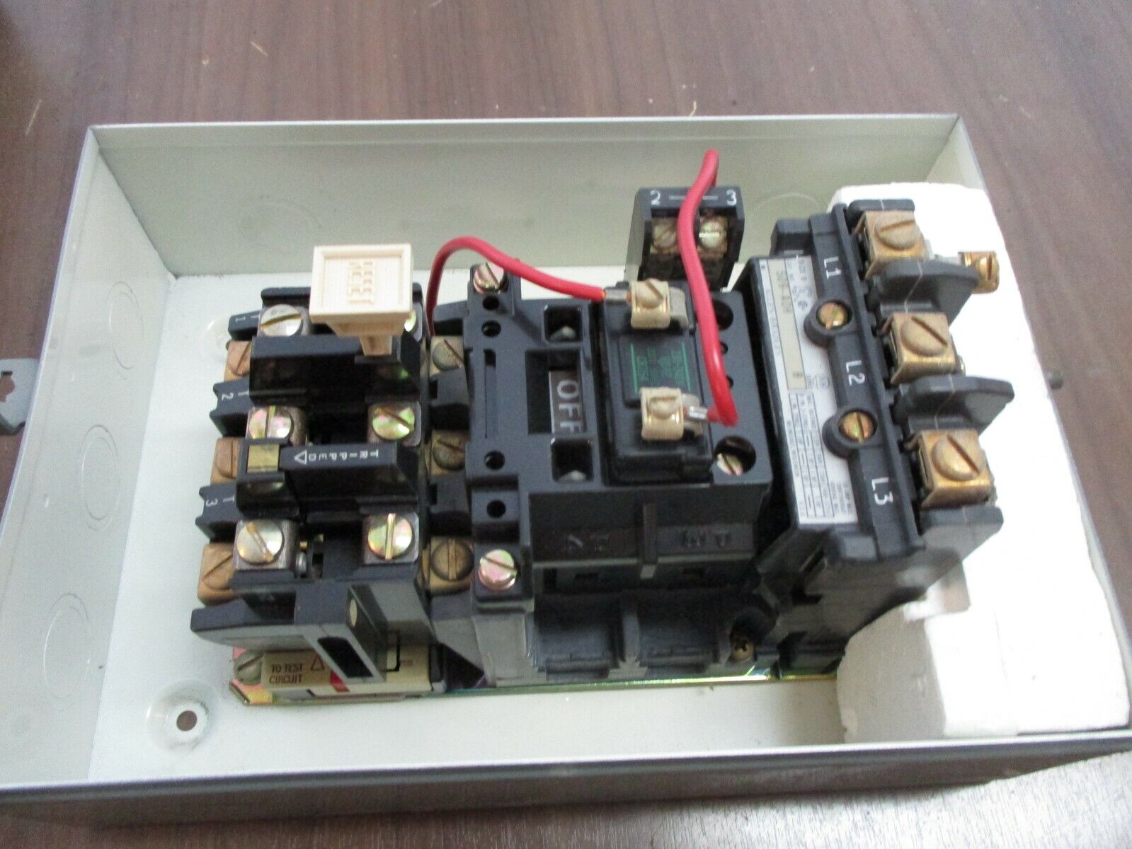 Allen-Bradley Enclosed Size 0 Starter 509-AAH Ser. B 230-240V Coil 18A 600V Used