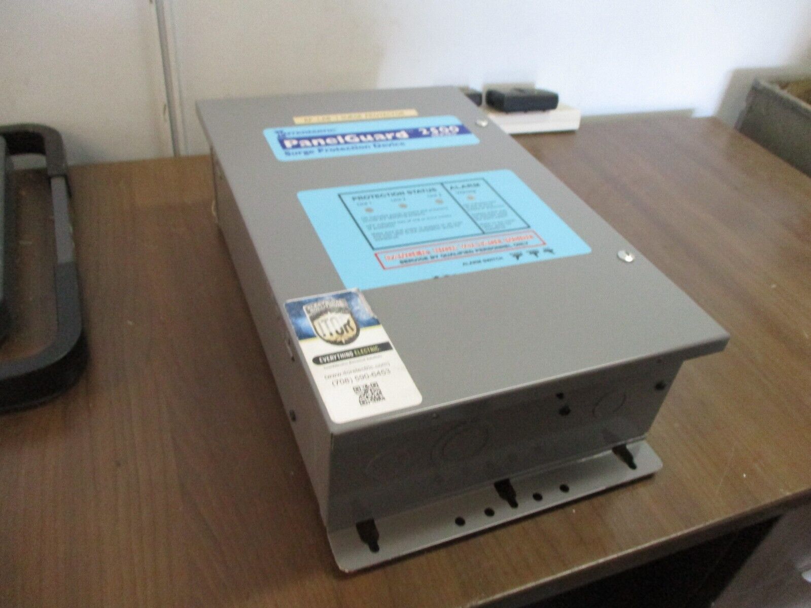 Intermatic PanelGuard 2500 Series Surge Protection Device IG2083YECA 208VAC Used