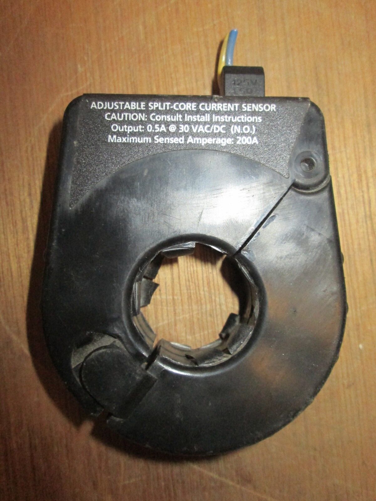 Veris Hawkeye Current Sensor 908 200A Max Output: 0.5A @ 30 VAC/DC Used