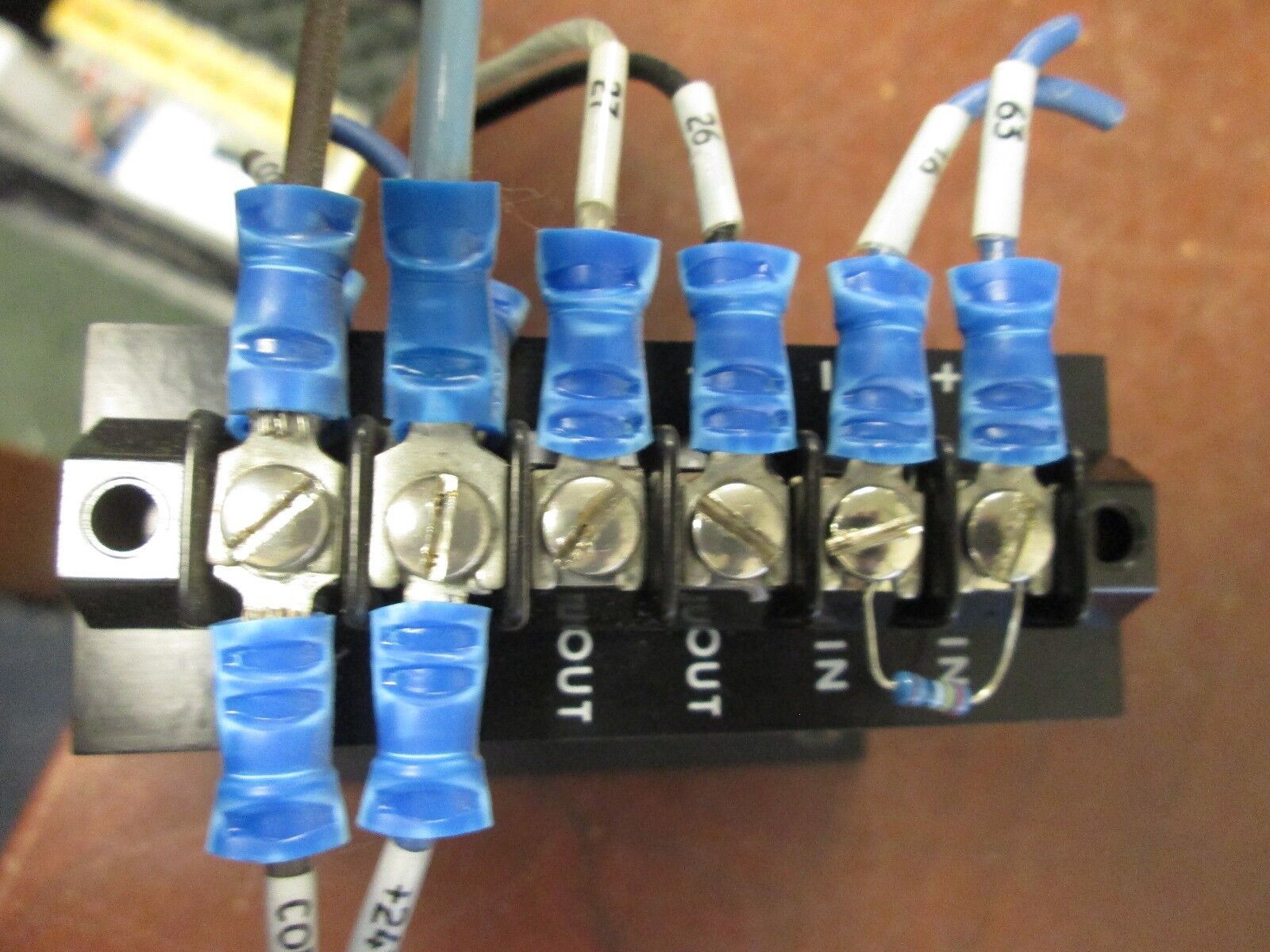 AGM Optical Isolator AUX4000-13 Input: 1/5VDC Output: 4/20MADC Used