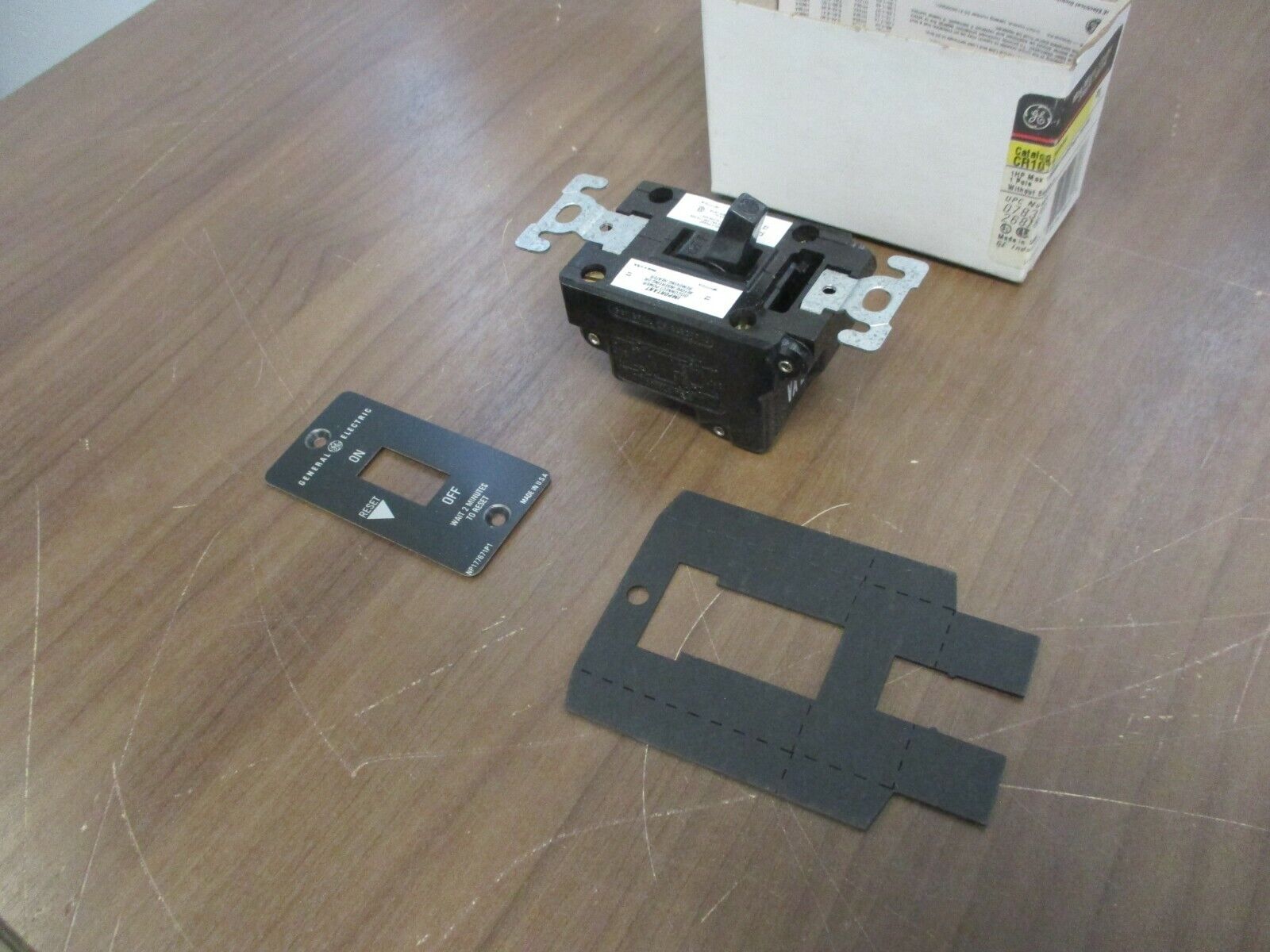 GE Manual Starter CR101Y Single Speed 115/230V 25-60Hz 1P New Surplus