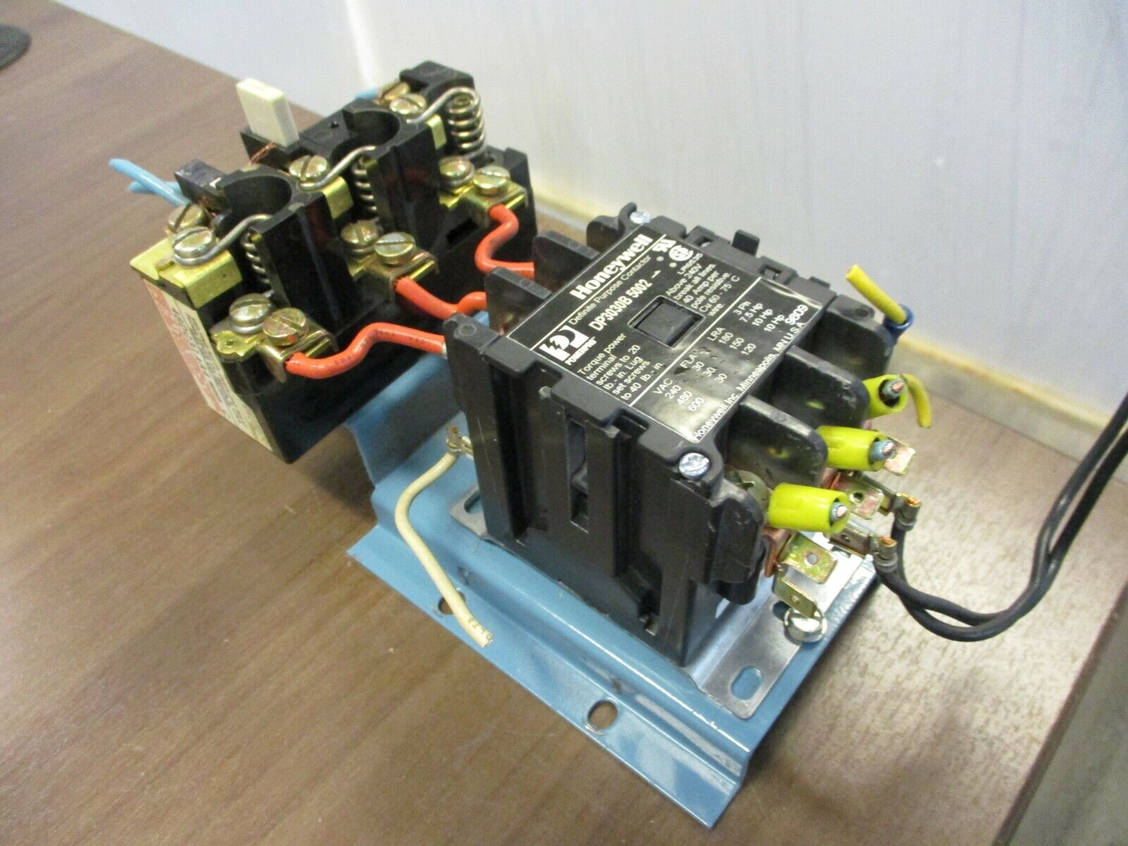 Honeywell/Furnas Starter DP3030B 5002/48DC31AA4 120V Coil 30A 600V Used