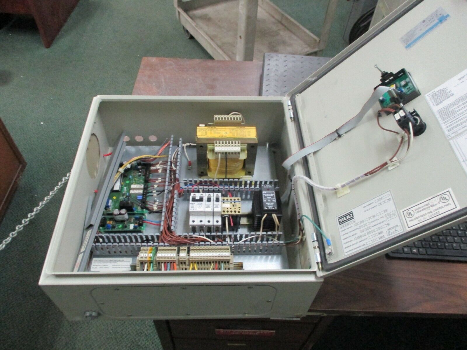 Stulz Ultrasonic Humidifier Control Box P-1-96 110VAC 60Hz 1Ph Used