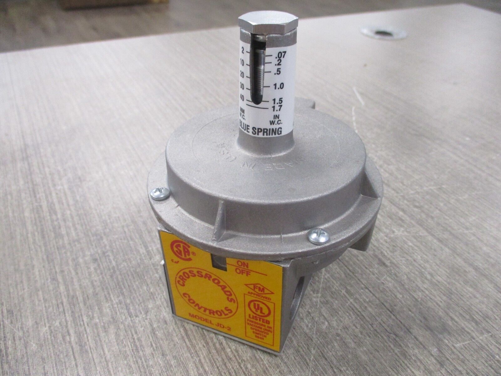 Crossroads Controls JD-2 Blue Pressure Switch 801111301 *No Box* New Surplus