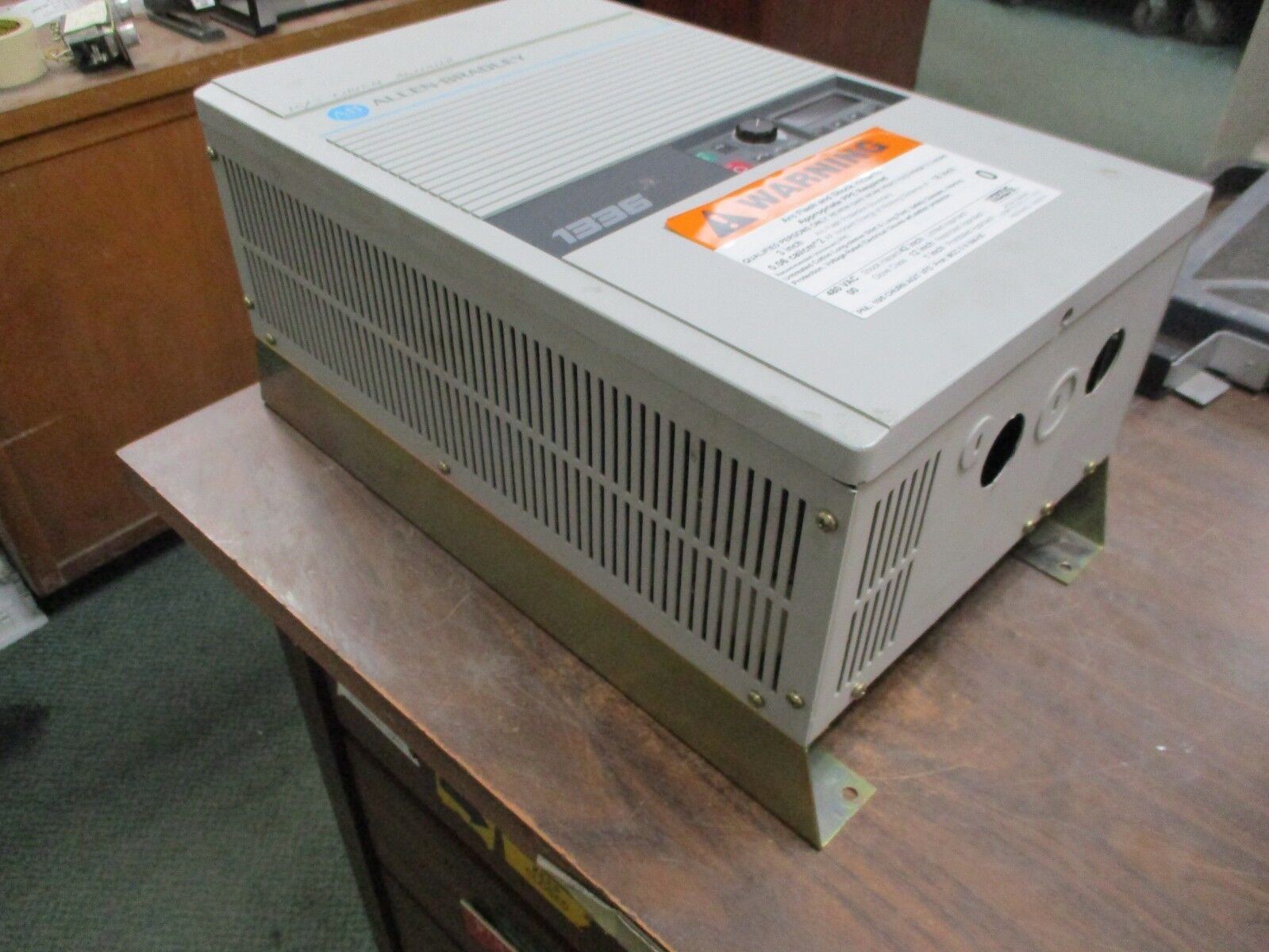 Allen-Bradley 1336 AC Drive 1336-B005-EAD-FA2-L3 5HP 3Ph *No Cover Screw* Used