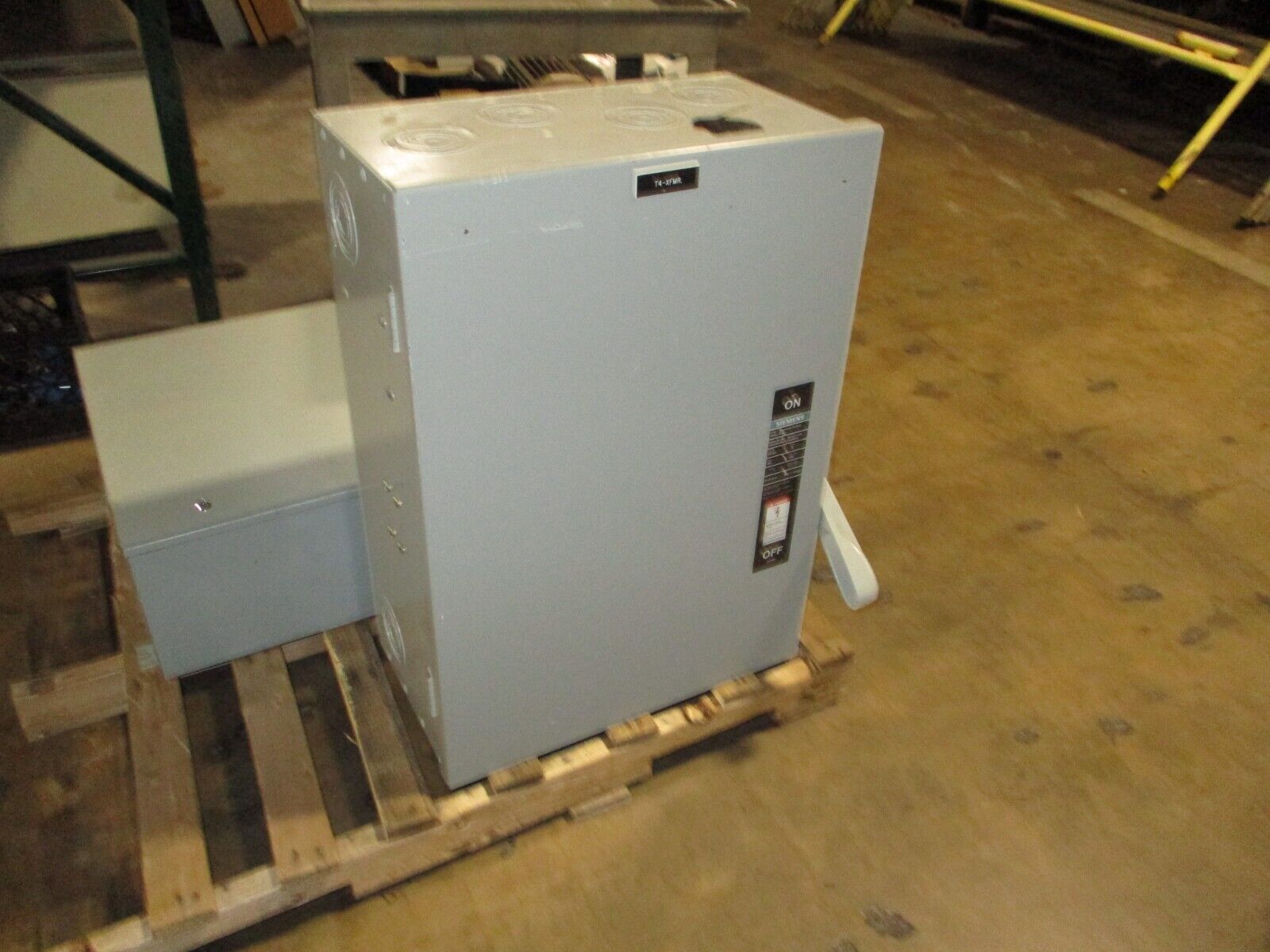 Siemens Non-Fusible Safety Switch NF355 400A 600V 3Ph Type 1 Enclosure Used