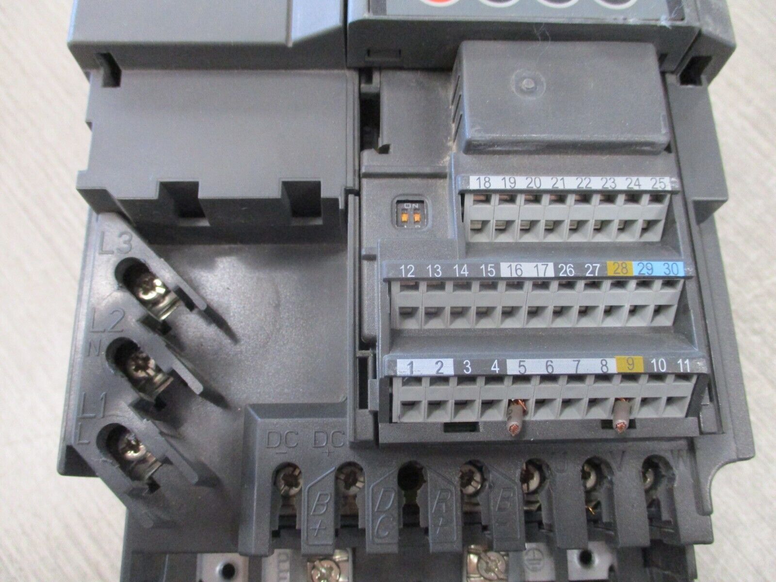 Siemens Micromaster 440 AC Drive 6SE6440-2UD24-0BA1 4kW 3Ph Input: Output: Used