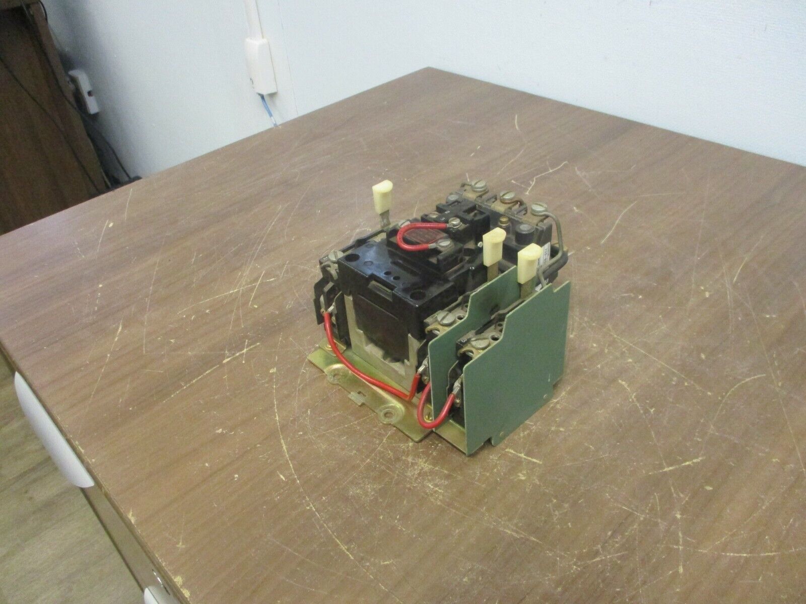 Allen-Bradley Size 1 Starter 709-BOA103 Ser. K 120V Coil Used