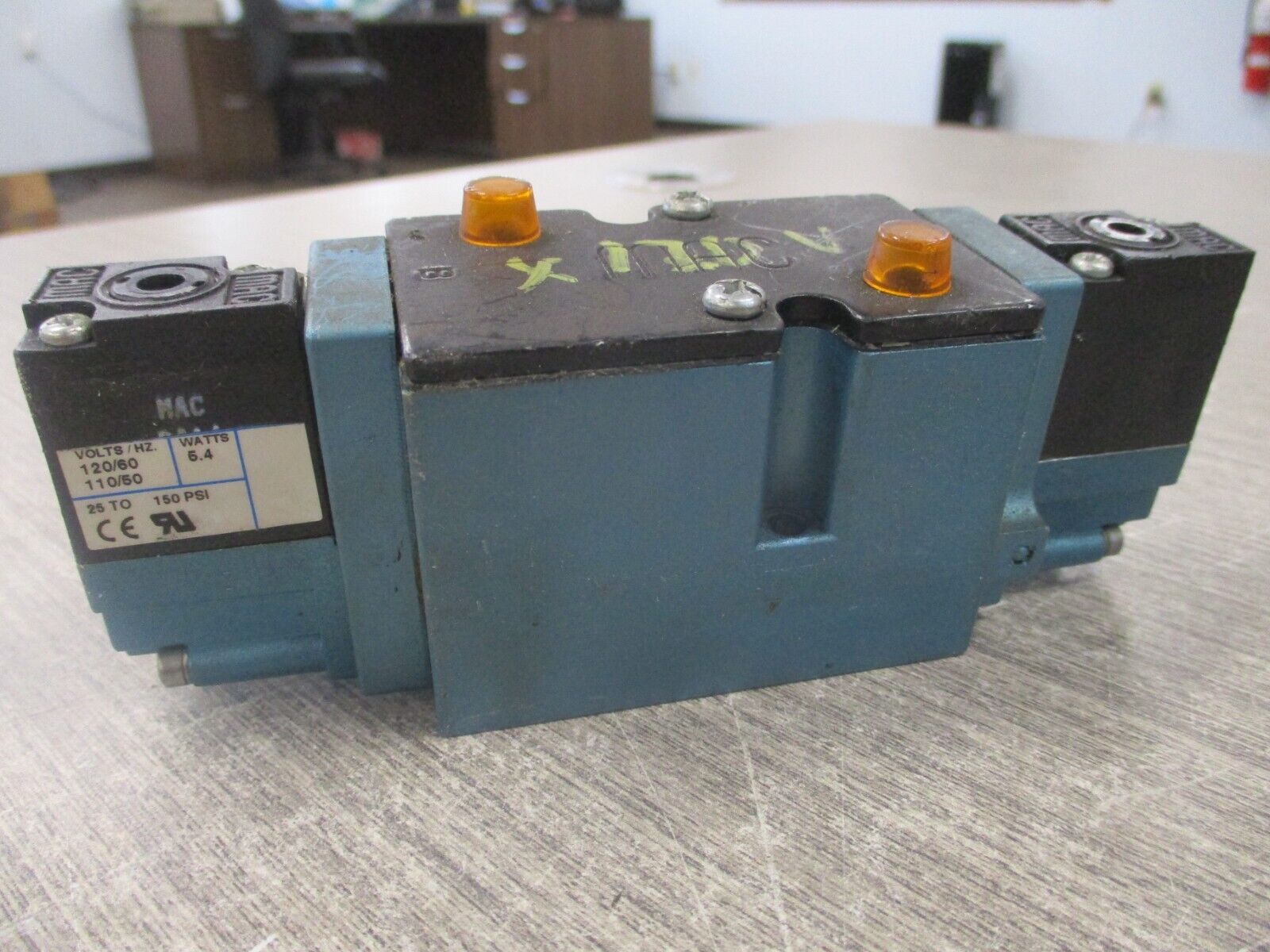MAC Solenoid Valve 82A-BC-000-TM-DAAE-3DA Used