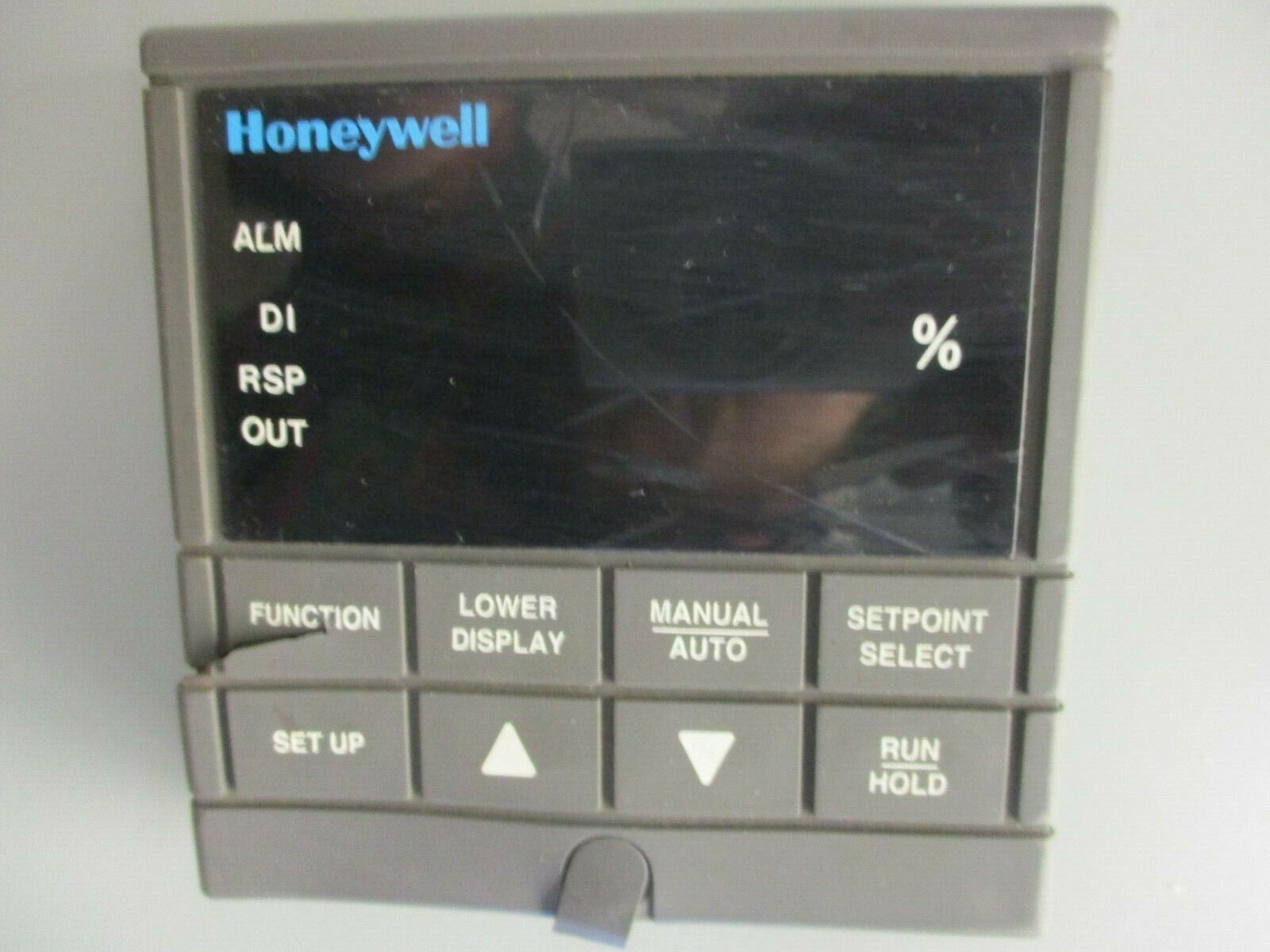 Honeywell Enclosed Versa-Pro Temperature Controller UDC3000 90-264V 50/60Hz Used