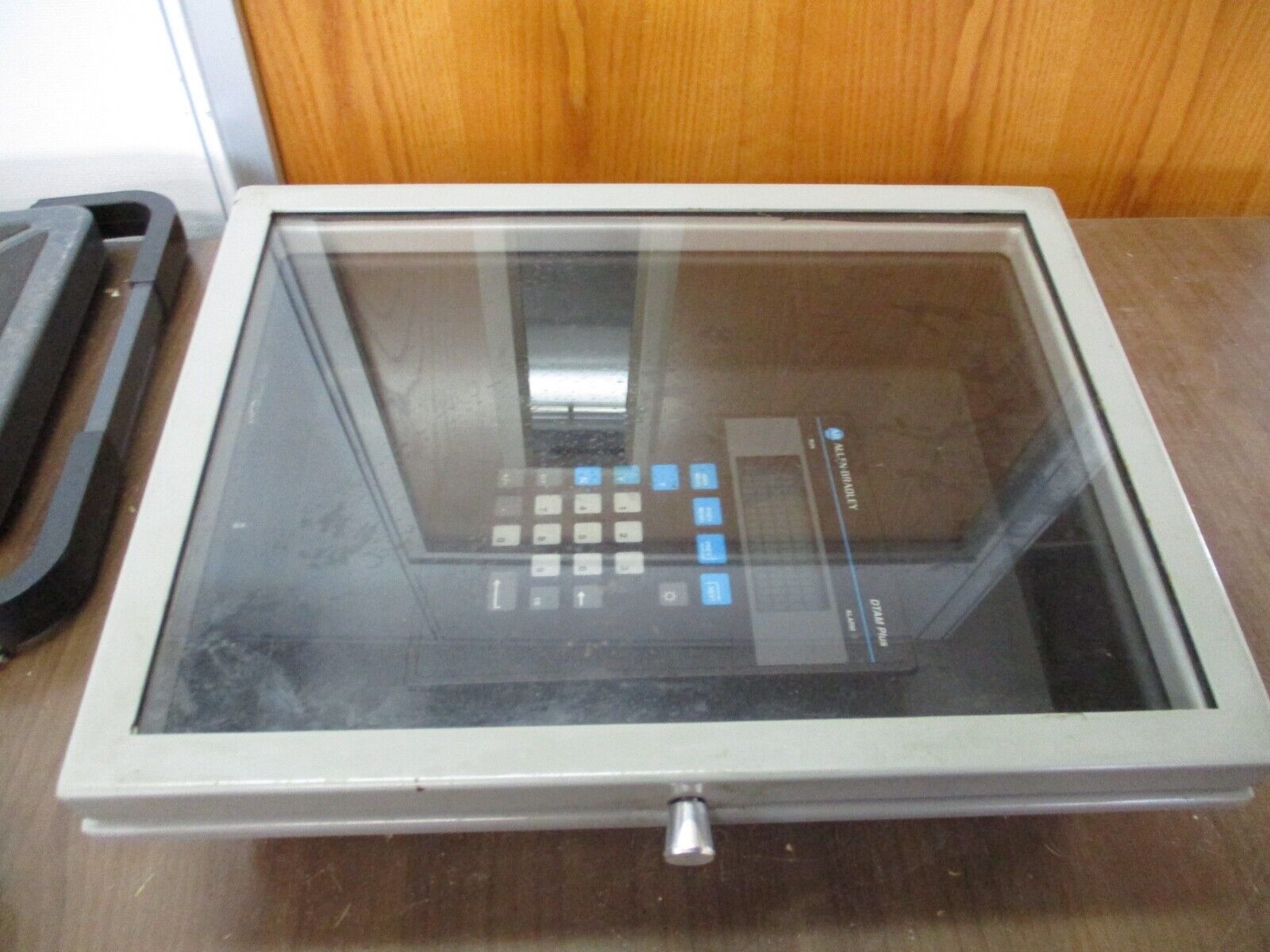 Allen-Bradley DTAM Plus Operator Interface 2707-V40P2X Ser. C Rev. B Used