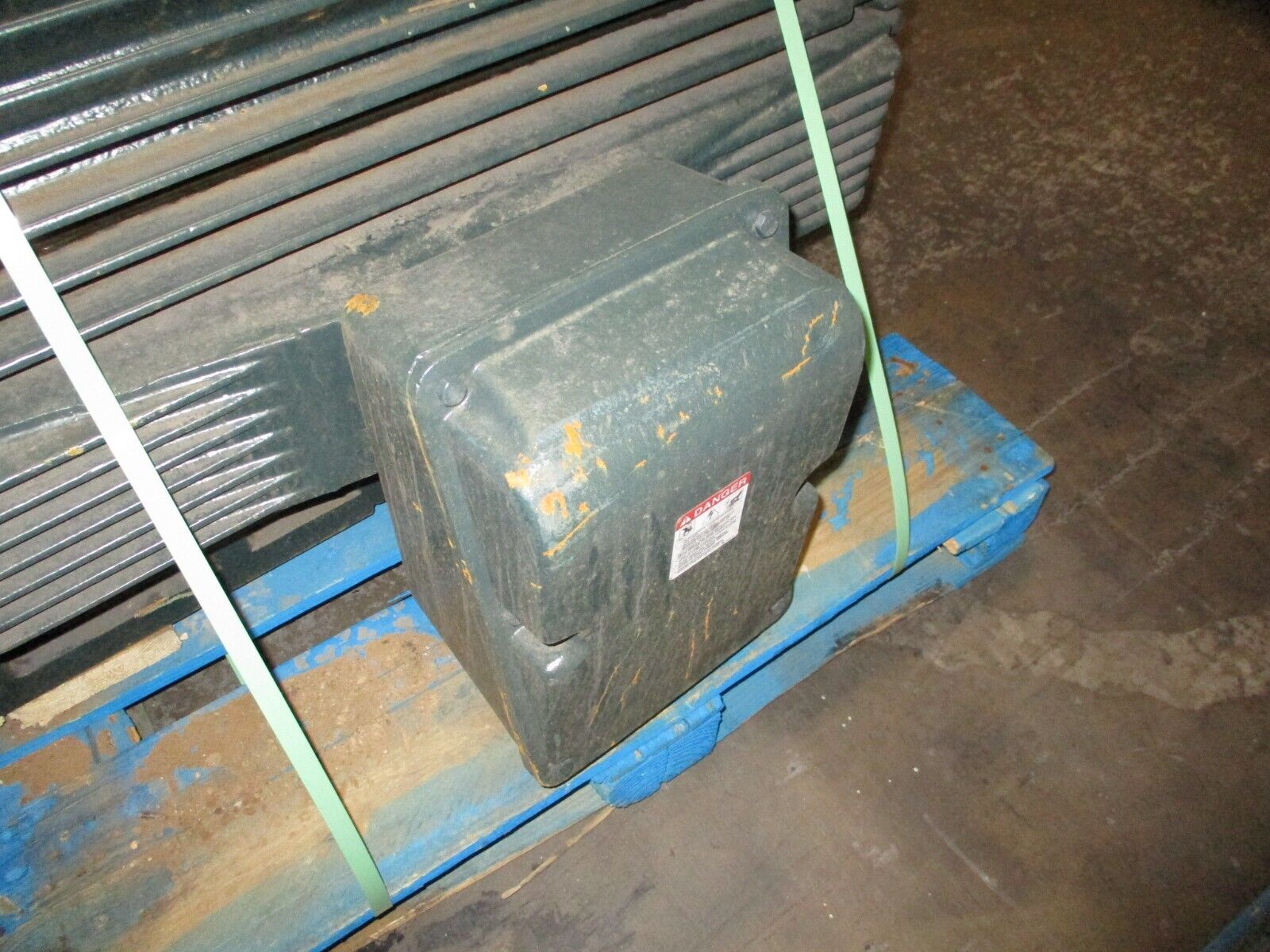 Toshiba EQP Severe Duty AC Motor B2506FLF4BMHL 250HP 1200RPM 460V 295A 60Hz 3Ph