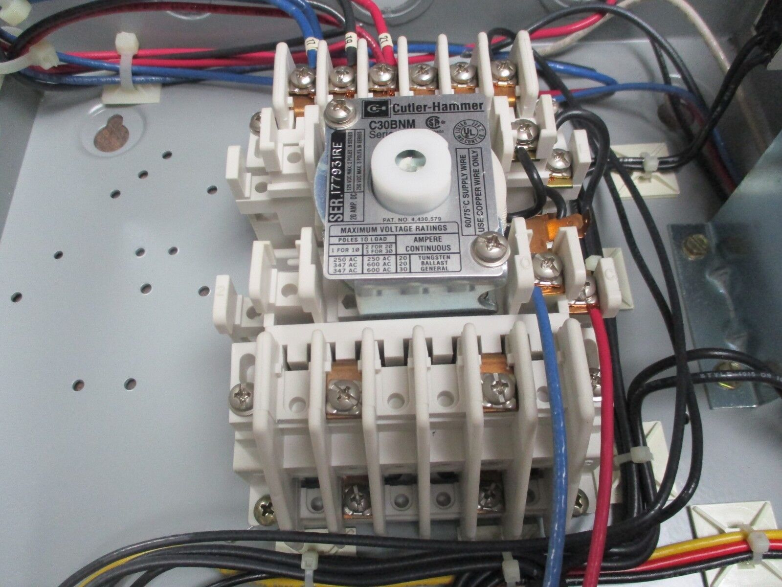 Cutler-Hammer Enclosed Lighting Contactor C30BNM 20A 250VDC/600VAC 120V Coil