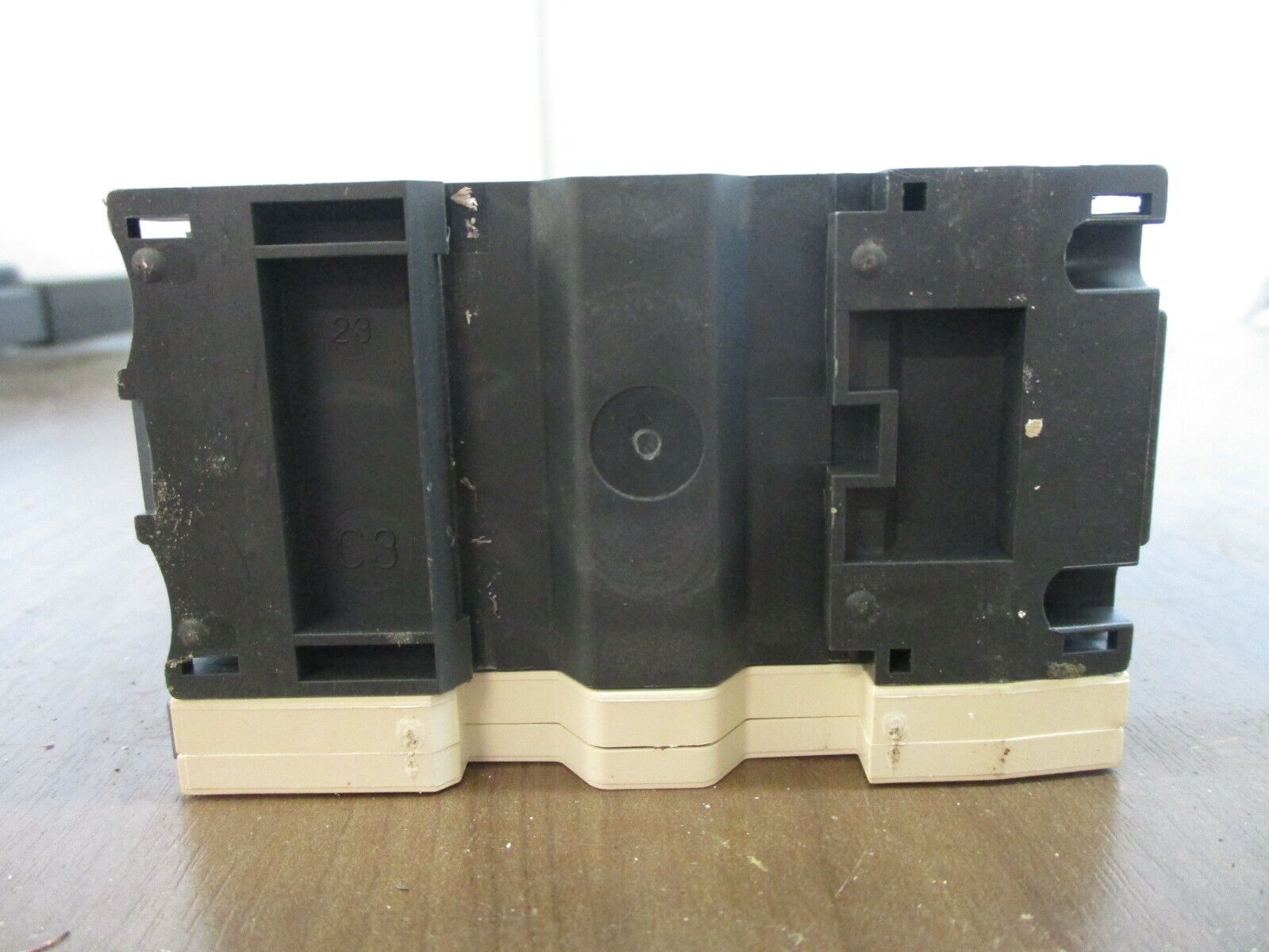 Schneider Electric Manual Starter GV2-ME06C Trip: 1-1.6A w/ Aux Contact Used