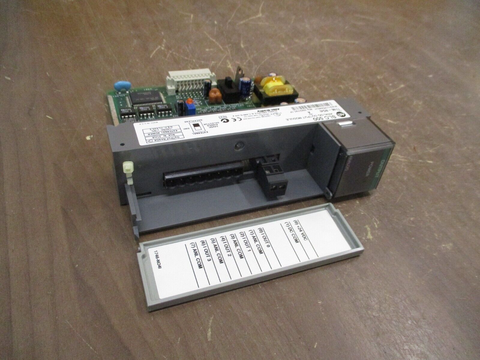 Allen-Bradley SLC500 Analog Output Module 1746-NO4I Ser. A Used