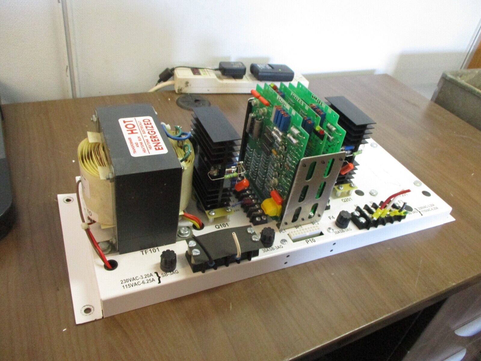 MCS Dual Battery Charger B-651002-1 Model #: MBC 3C-12V-10A-LA Output: 12VDC 10A