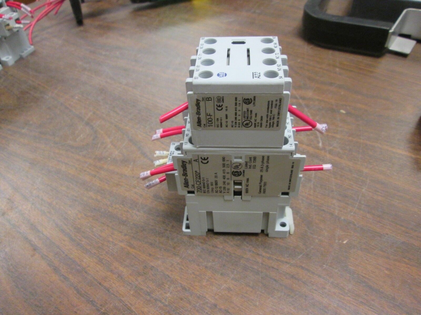 Allen-Bradley Contactor w/ Aux Contact Block 700-CF220* 120V Coil 25A 600V Used