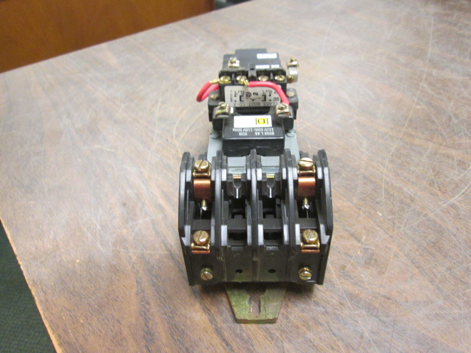 Square D Lighting Contactor 8903 LX0 20 120V Coil 20A 250VDC/600VAC Used