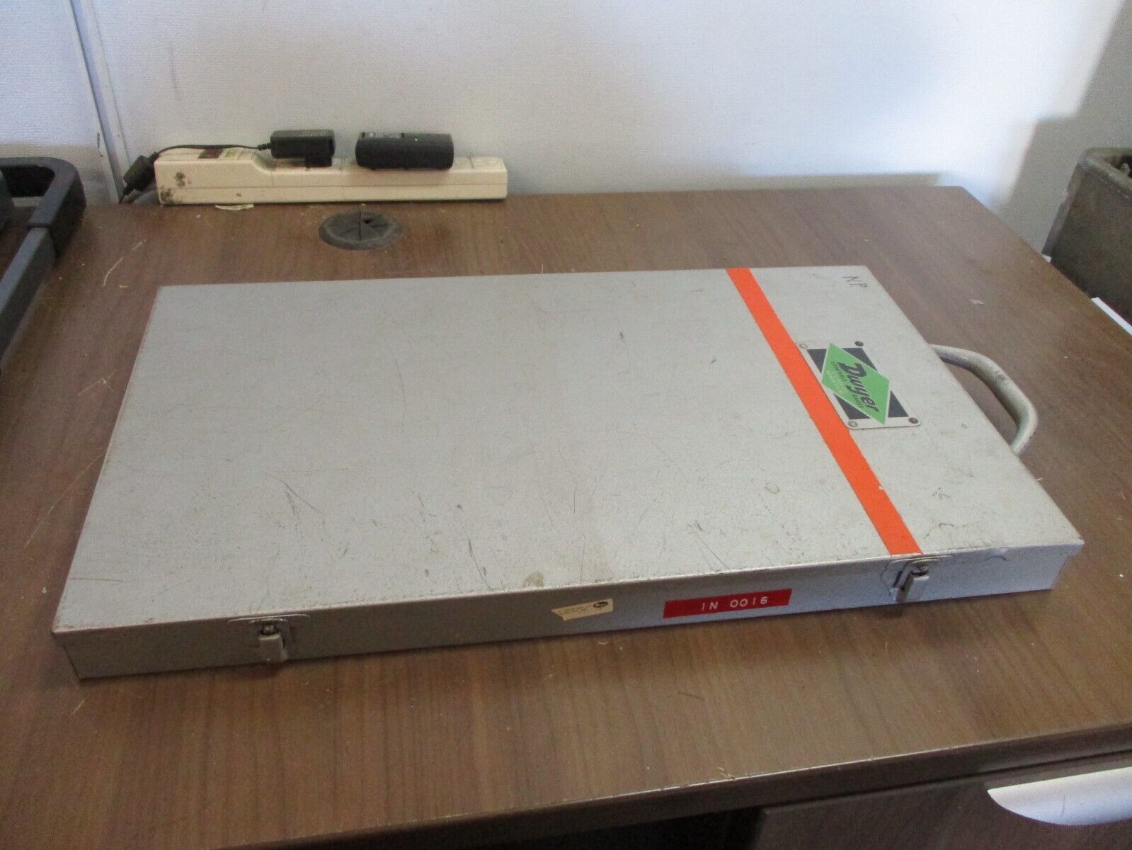 Dwyer Air Velocity Meter 400-10 Used