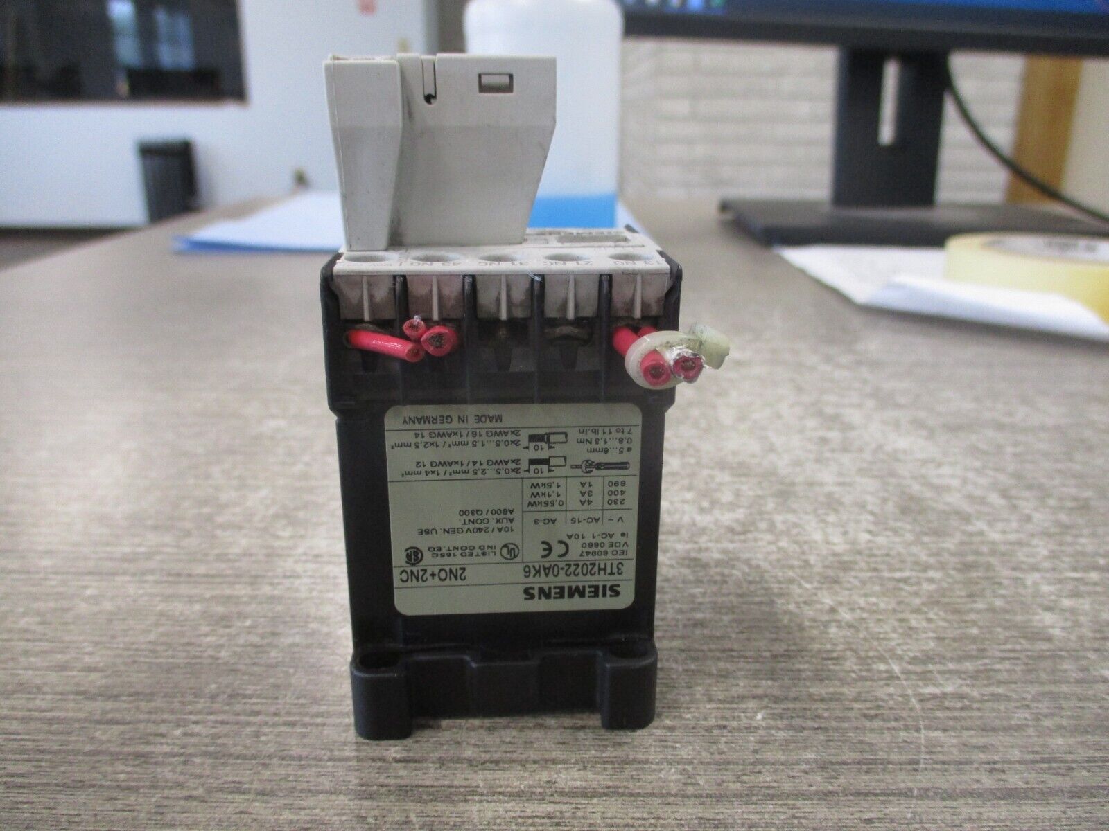 Siemens Contactor 3TH2022-0AK6 120V coil 10A 240V W/3TX4490-3J Suppressor Module