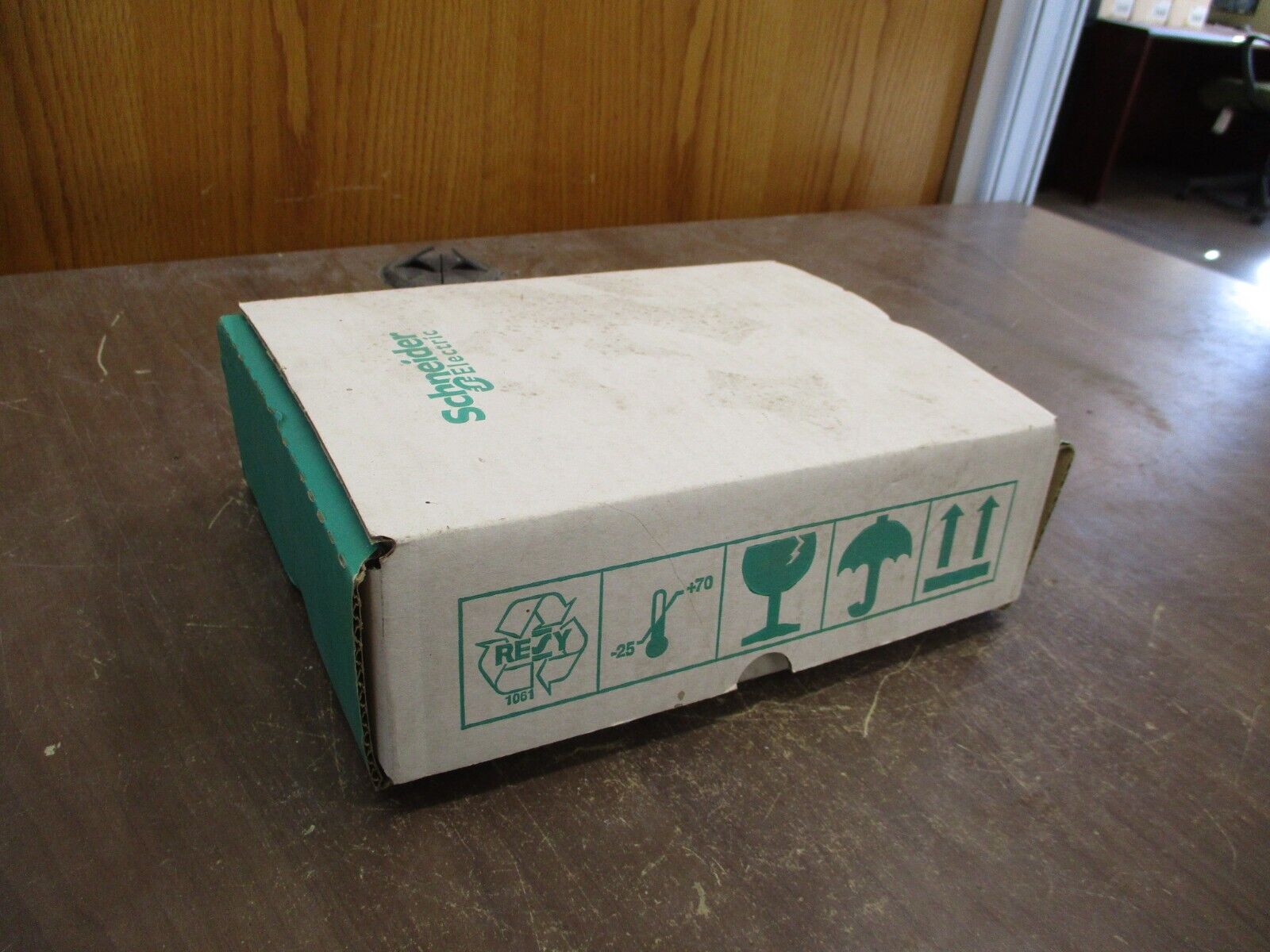 Schneider Electric Altivar Remote Graphic Display Terminal VW3A1101 New Surplus