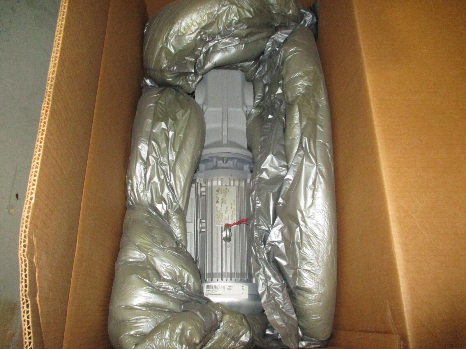 SEW-EURODRIVE Gearmotor KA47/T DRN100LM4 3HP 1800RPM 230/460V 8.40/4.20A 60Hz