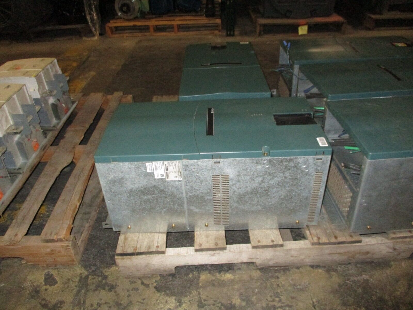 Rockwell Automation VTAC9 AC Drive 9VT401-096HNANA 75HP 3Ph *No Keypad* Used