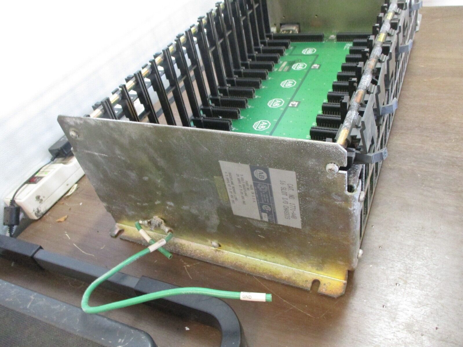 Allen-Bradley I/O Chassis w/ Power Supply 1771-A4B / 17771-P7 16-Slot Used