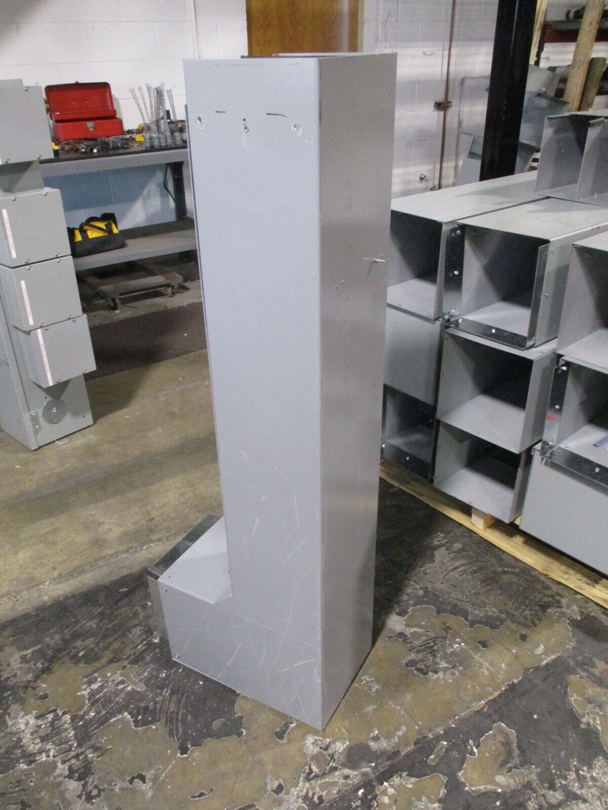 AMP Wireway w/ 90° Elbow End Length: 50" Size: 10" x 8" to 10" x 10" Used