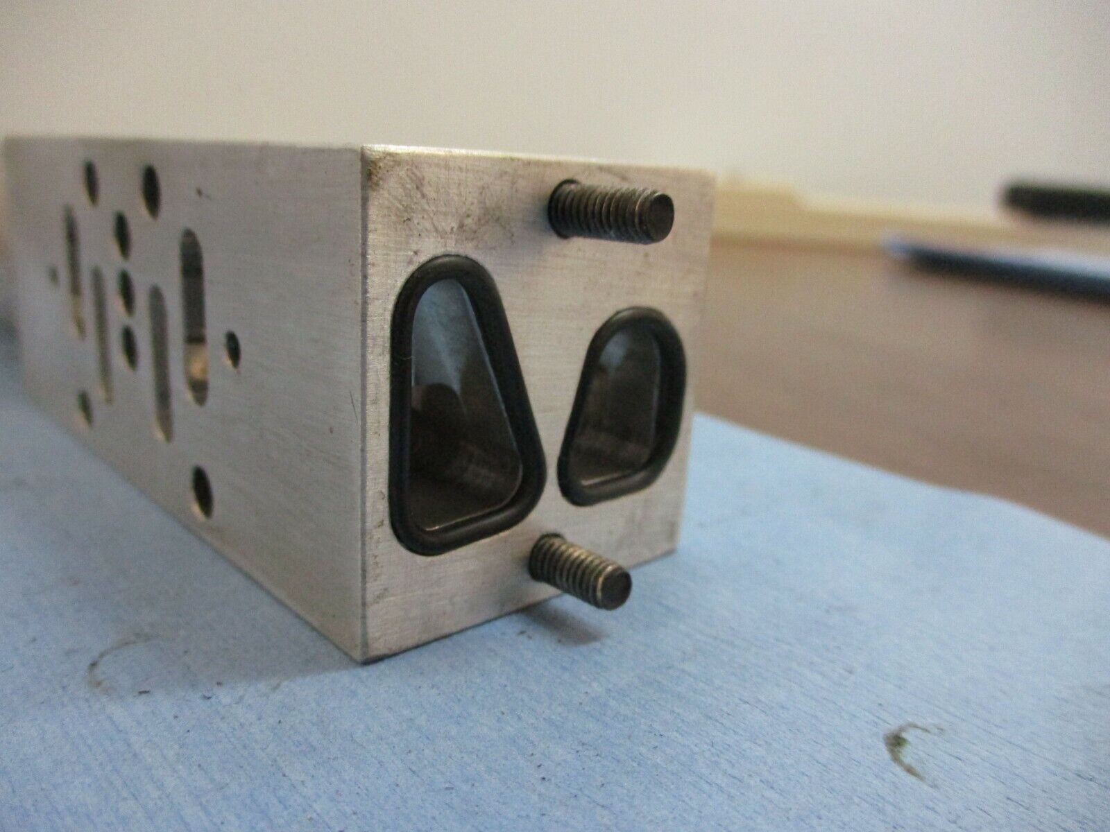 Ross Pneumatic Valve 1302K91 0-10 Bar Used