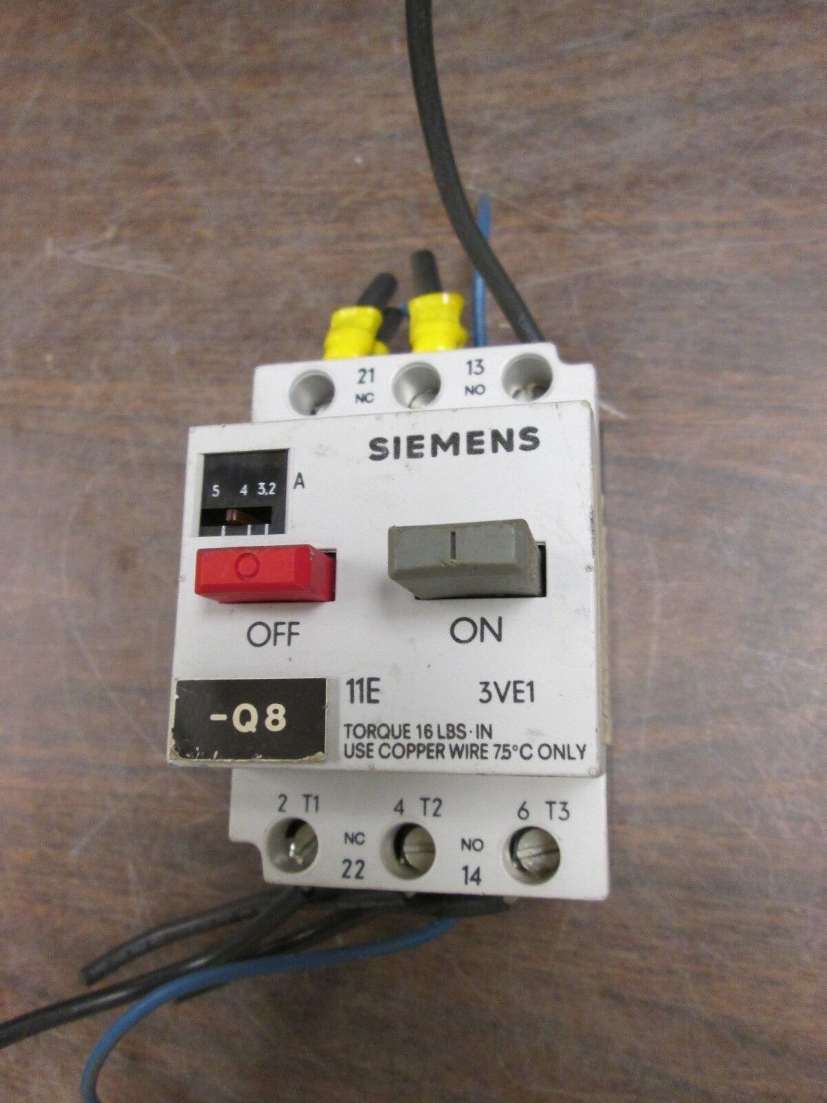 Siemens Motor Starter Protector 3VE1010-8J Range: 3.2-5A 600V Used