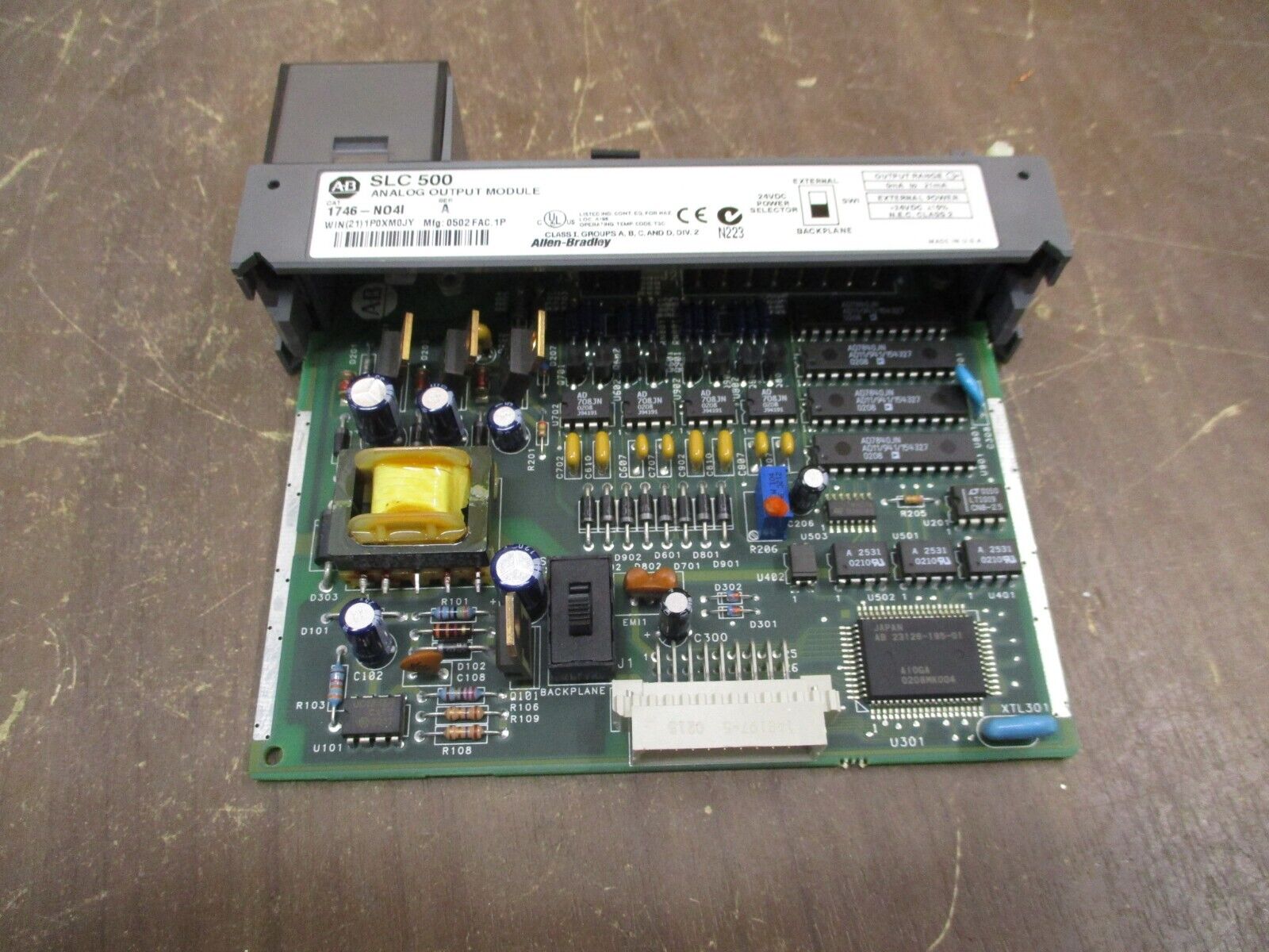 Allen-Bradley SLC500 Analog Output Module 1746-NO4I Ser. A Used