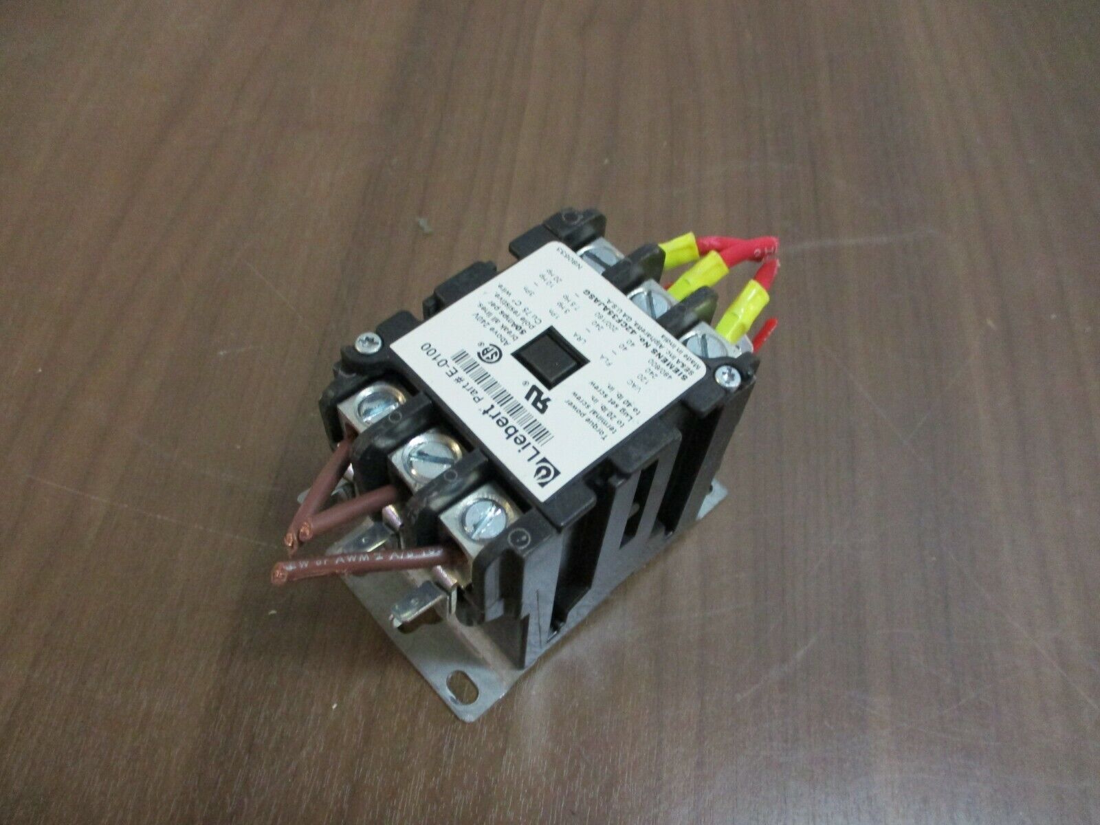 Liebert Contactor E-0100 24V Coil 40A 600V Used
