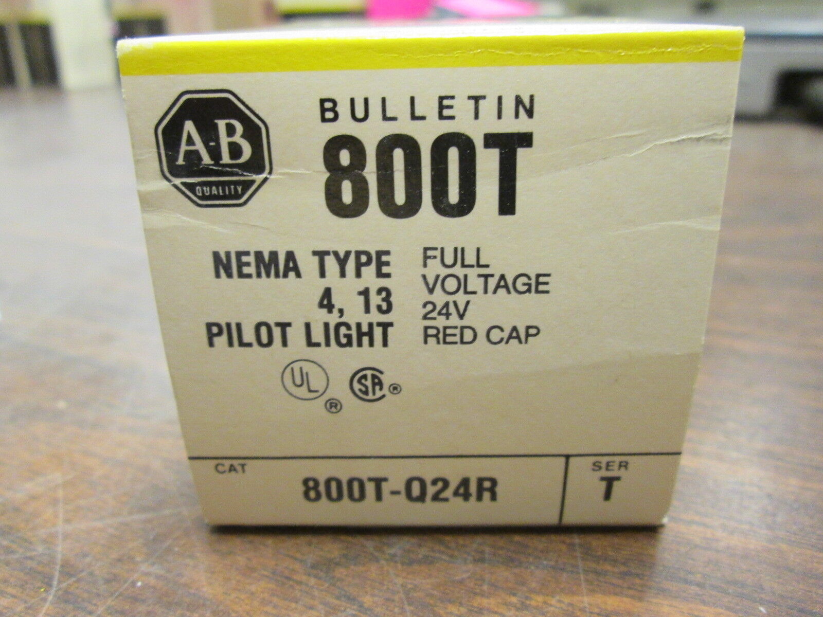 Allen-Bradley Pilot Light 800T-Q24R 24V Type 4,13 Red Cap New Surplus