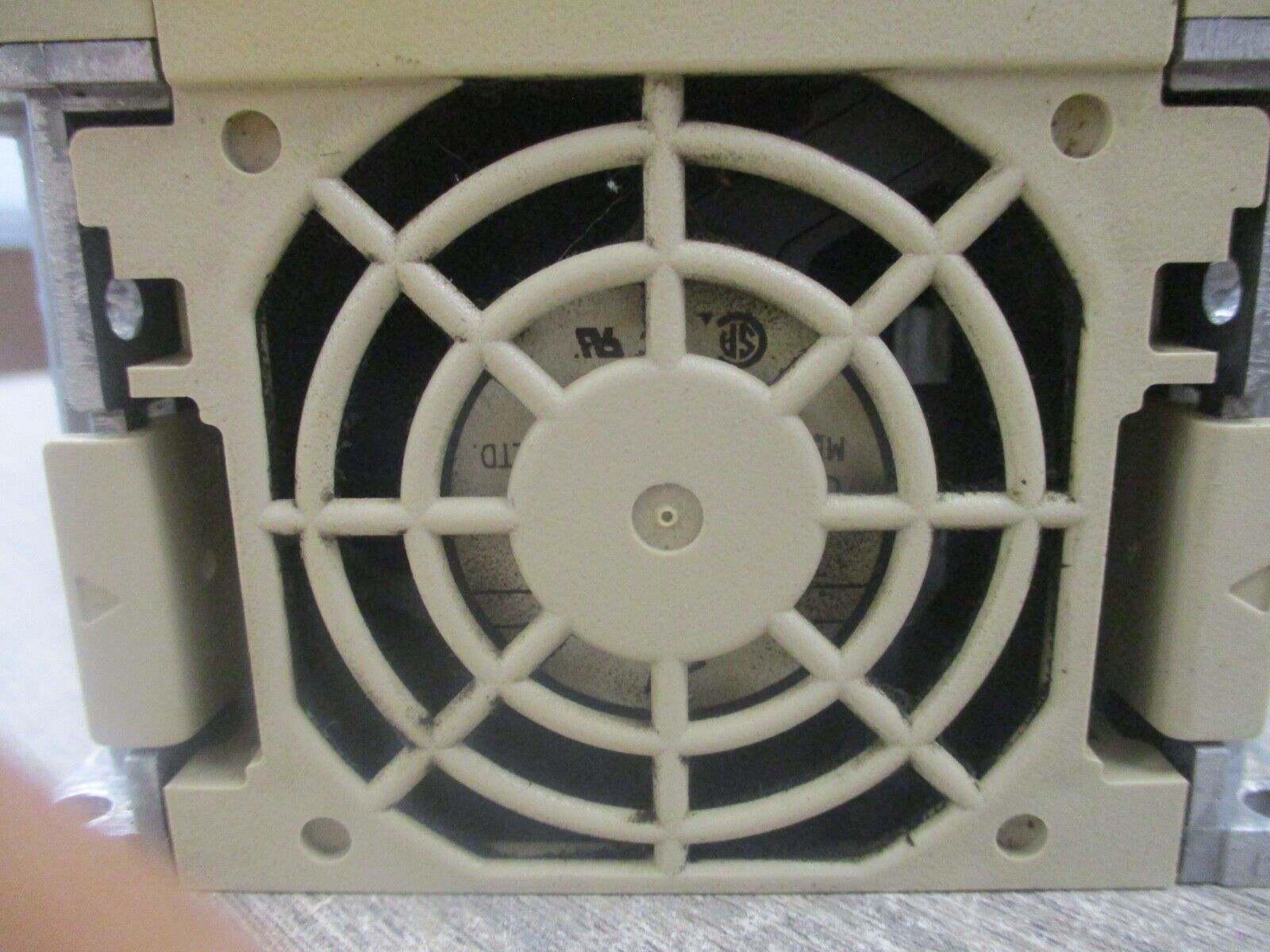 Yaskawa V1000 AC Drive CIMR-VU4A0005FAA Rev.D 3HP 3Ph Input: Output: Used