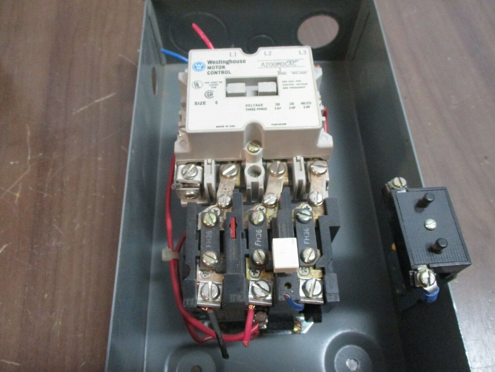 Westinghouse Enclosed Size 0 Starter A200MOCAC 240V Coil Type 1 Enclosure Used