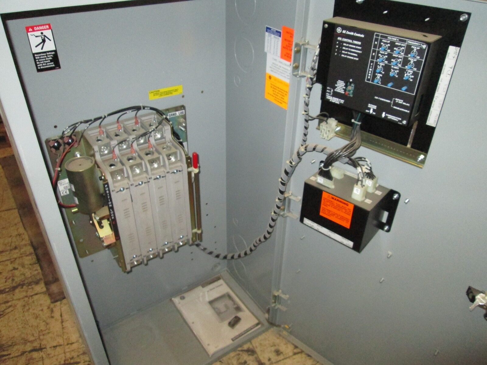 GE Zenith Controls Transfer Switch ZTG4K26FC-7 260A 277/480V 3Ph Nema 1