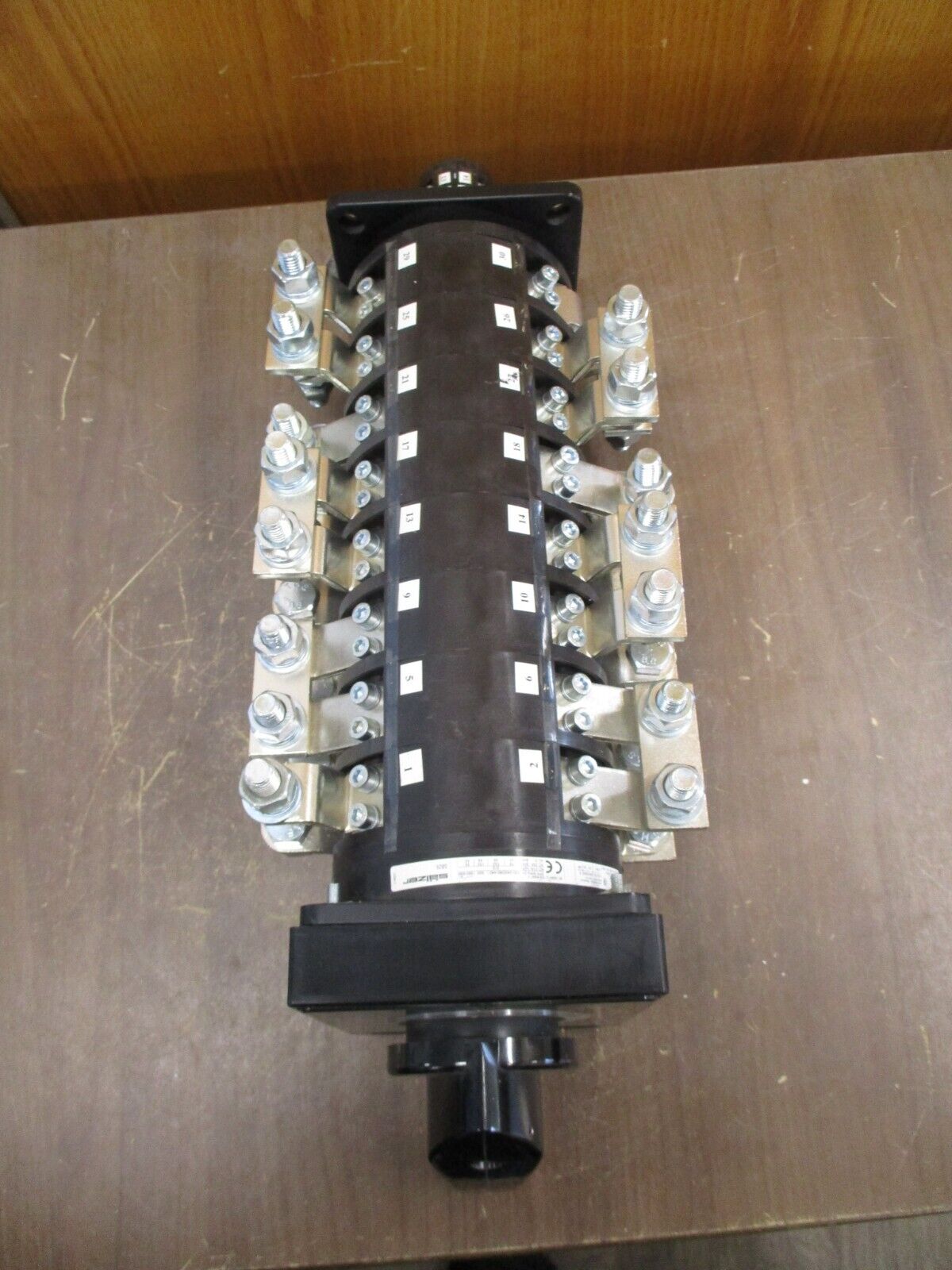 Salzer Rotary Switch S825 240A 480V Used