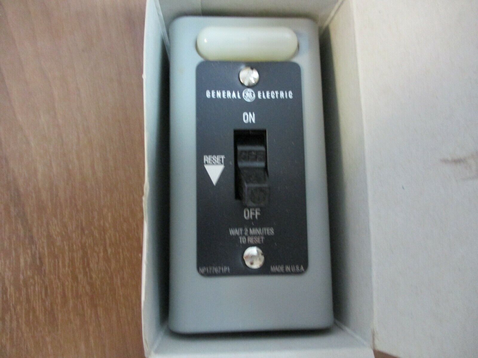 GE, manual starter, Part #: CR101Y11 115/230V, 25-60Hz, 1P, New Surplus