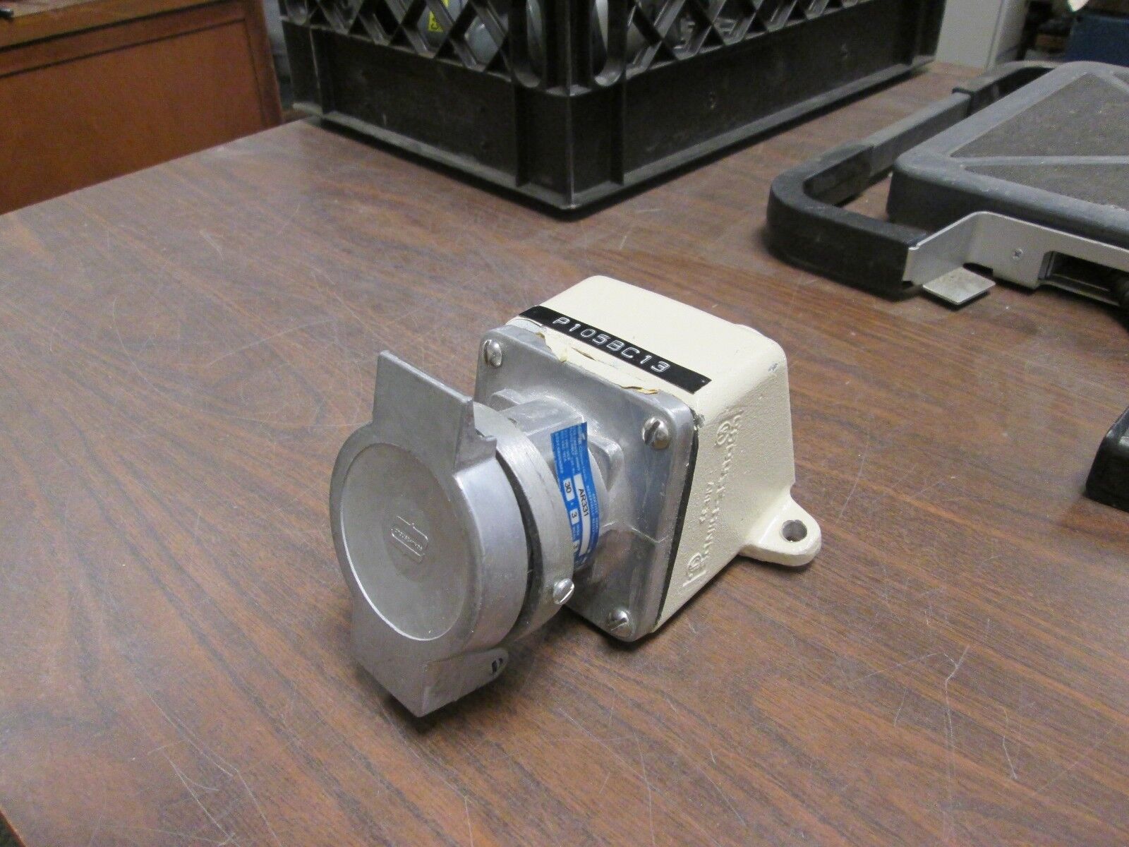 Crouse-Hinds Receptacle w/ Base AR331 30A 600V 3W 3P Used