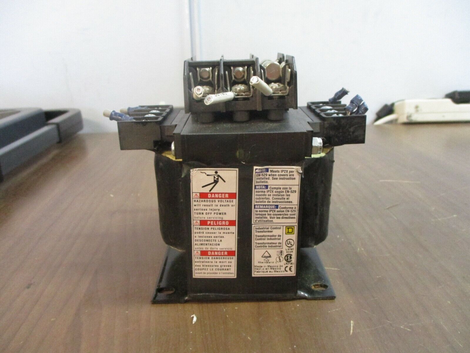 Square D Transformer 9070TF500D1 0.5kVA Pri: 240/480V Sec: 120V 50/60Hz Used