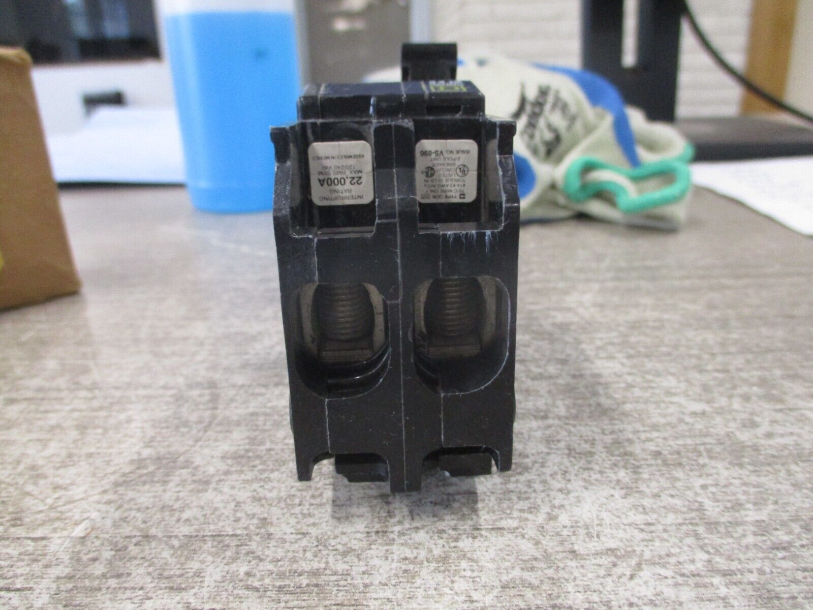 Square D Bolt-on Circuit Breaker QOB240VH 40A 120/240V 2P 22kA New surplus