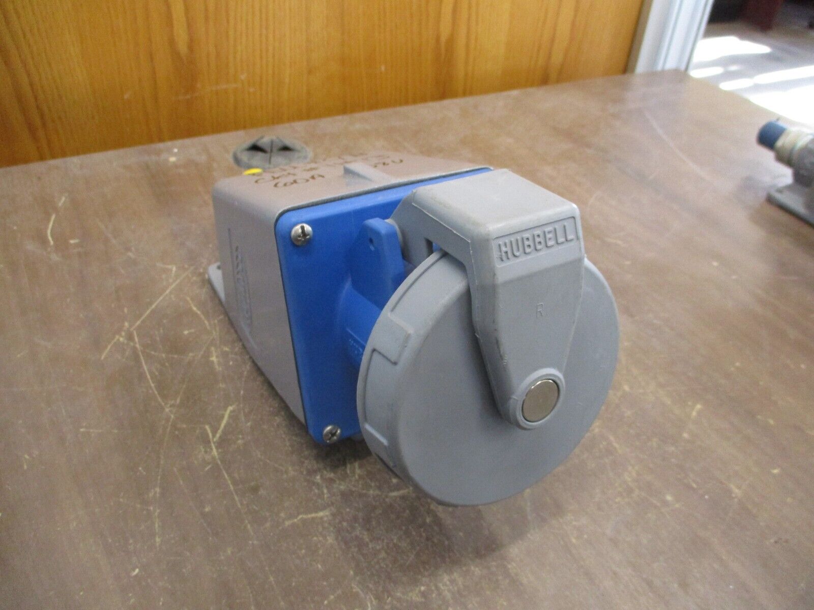 Hubbell Receptacle w/ Base 360R6W 60A 250V Used