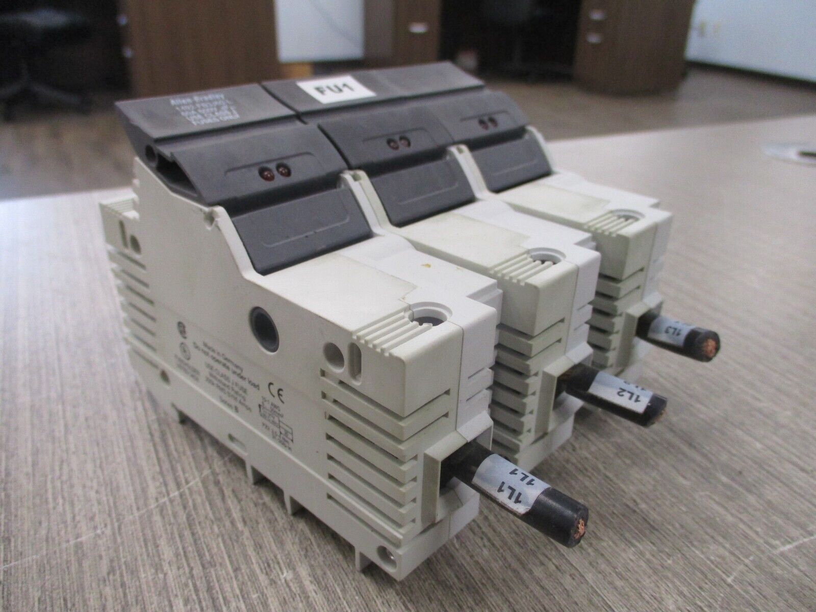 Allen-Bradley Fuseholder 1492-FB3J60-L 60A 600V 3P Used