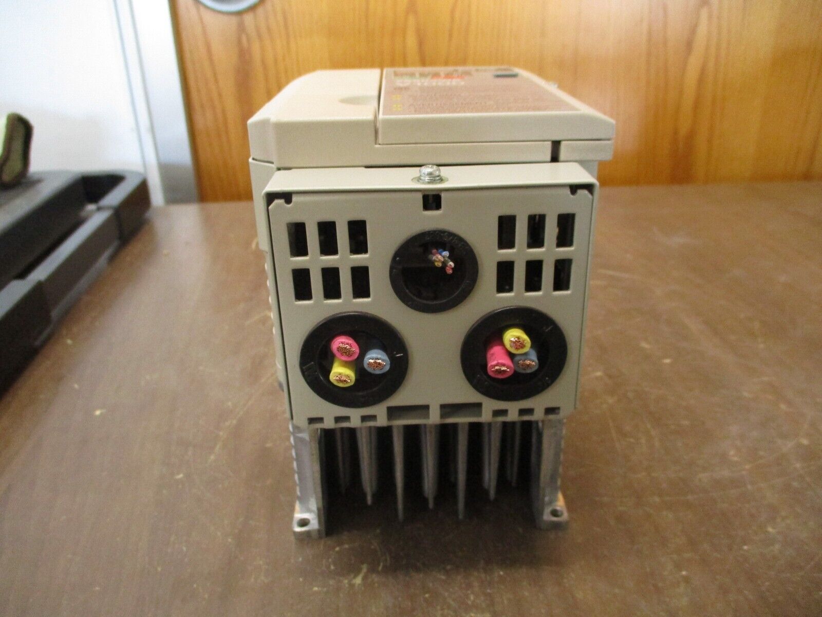 Yaskawa V1000 AC Drive CIMR-VU4A0009FAA Rev. C 5HP 3Ph Used