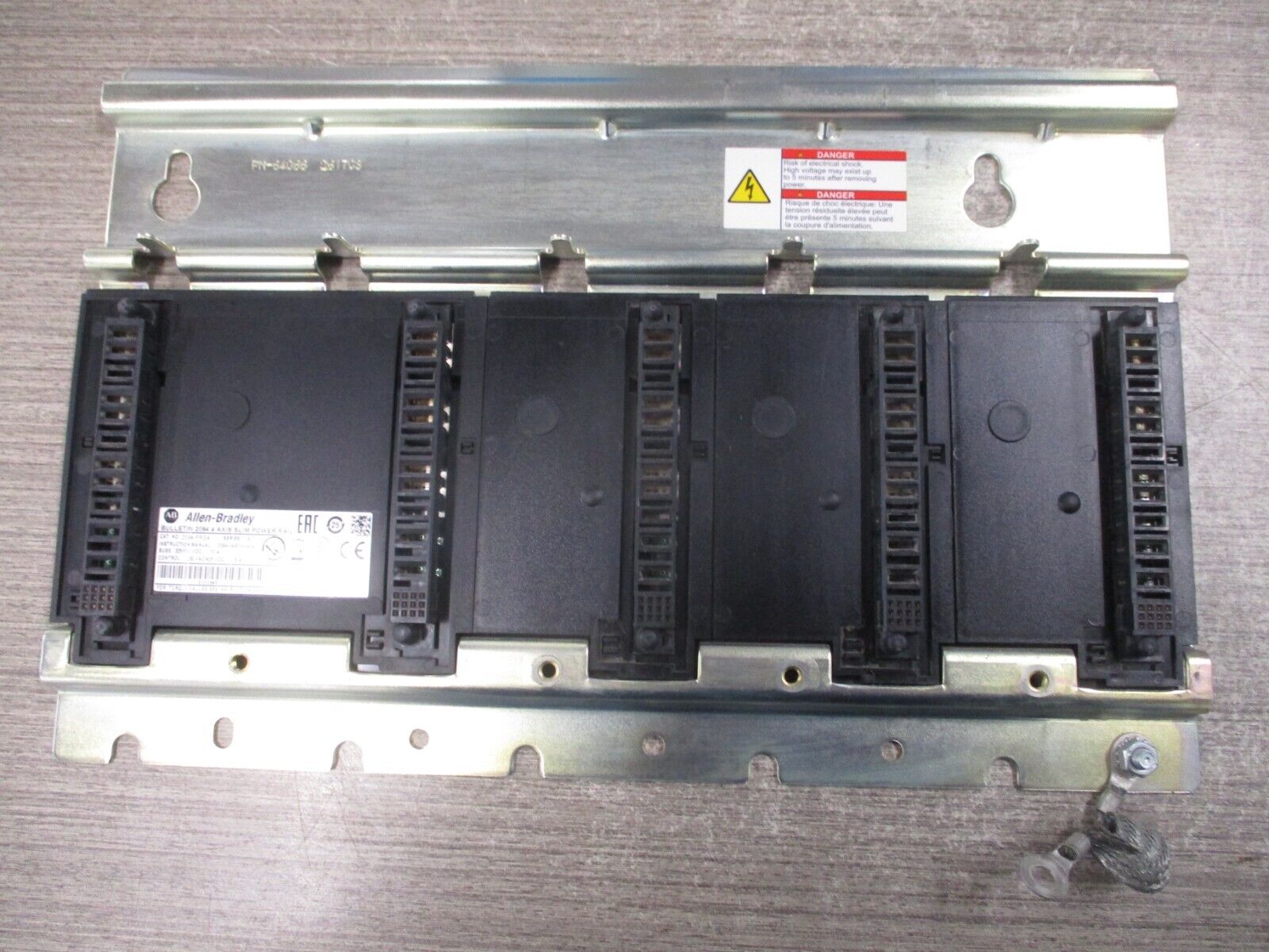 Allen-Bradley Axis Slim Power Rail 2094-PRS4 Ser. A Buss: 325/650 VDC 70A