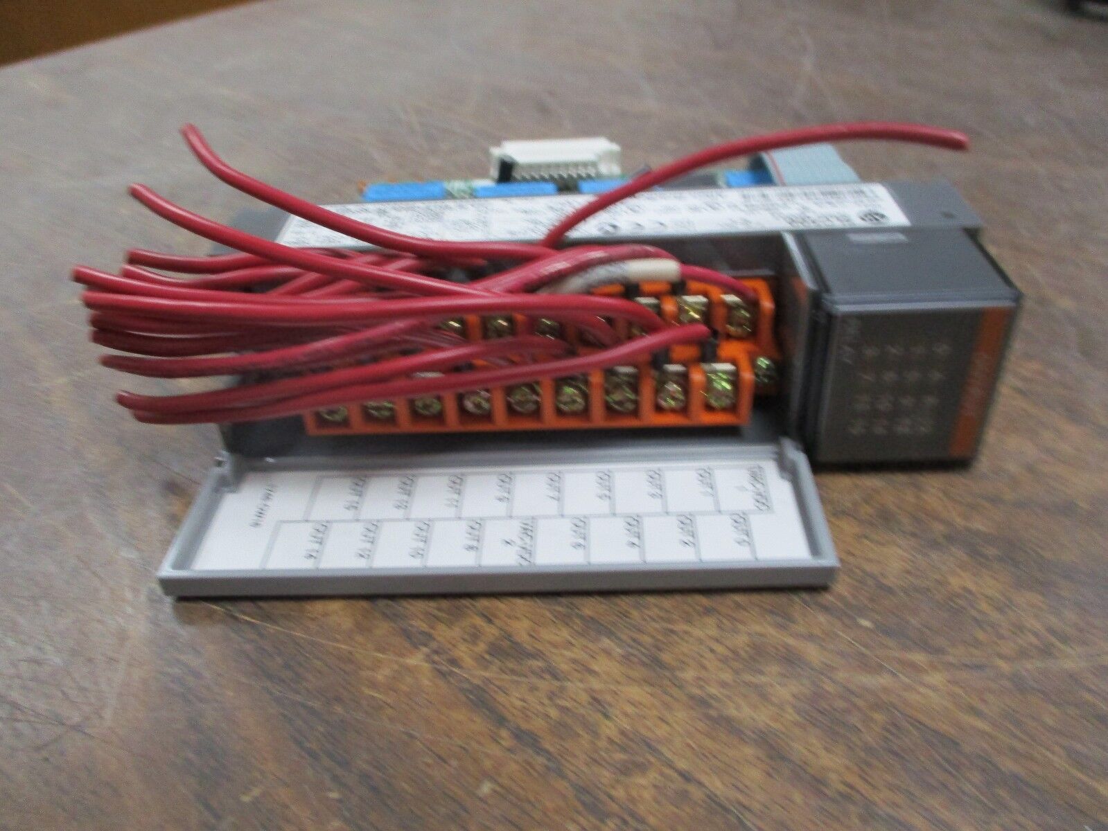 Allen-Bradley SLC 500 Output Module 1746-OW16 Ser D. DIR/VIR: 95320969/03 Used