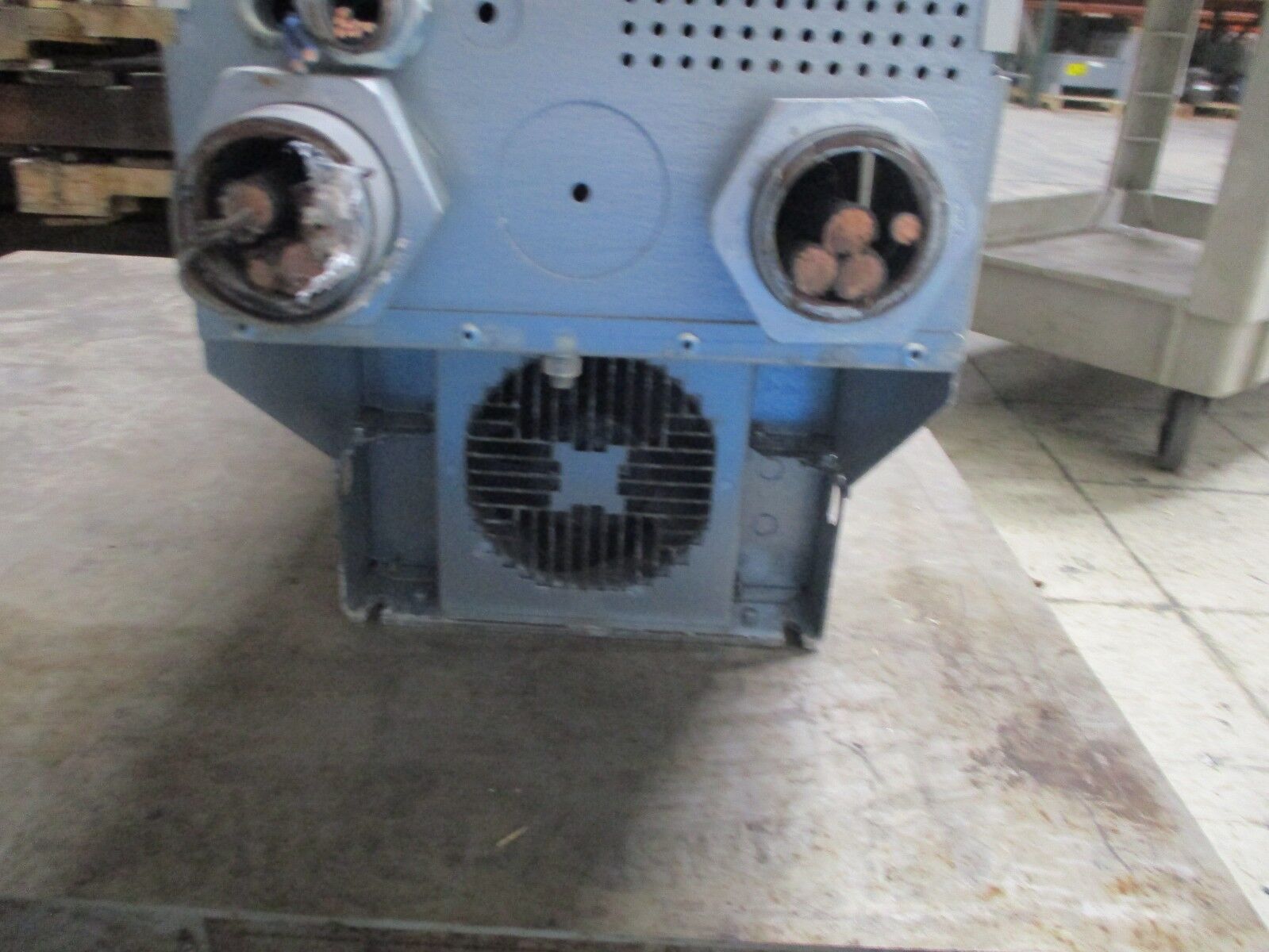 ABB ACH550 AC Drive ACH550-UH-157A-4 125HP 3Ph w/ Keypad Used